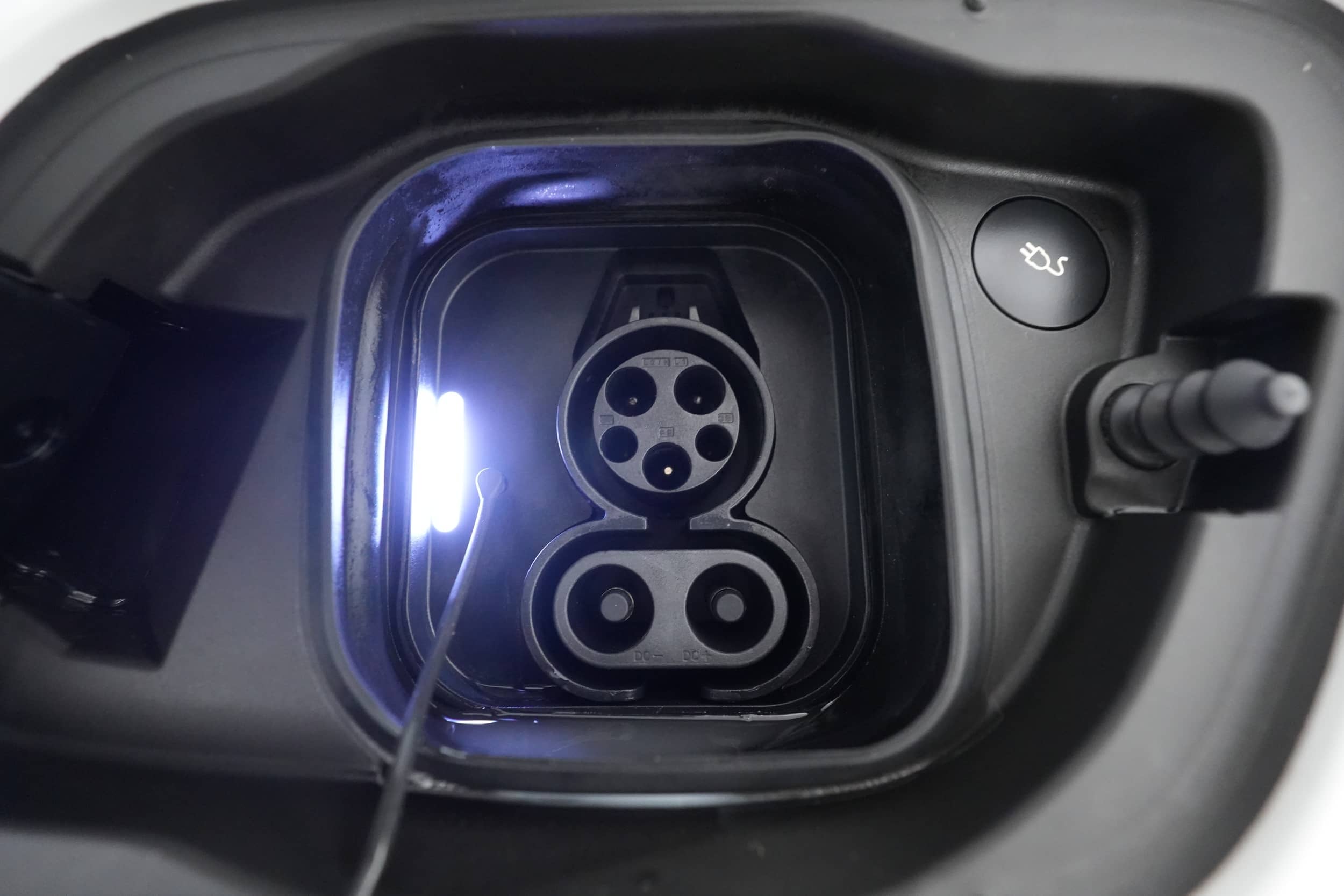 EverCars Co. vehicle image 22 for Volvo XC40 Recharge -  P8 on EverCars Co.