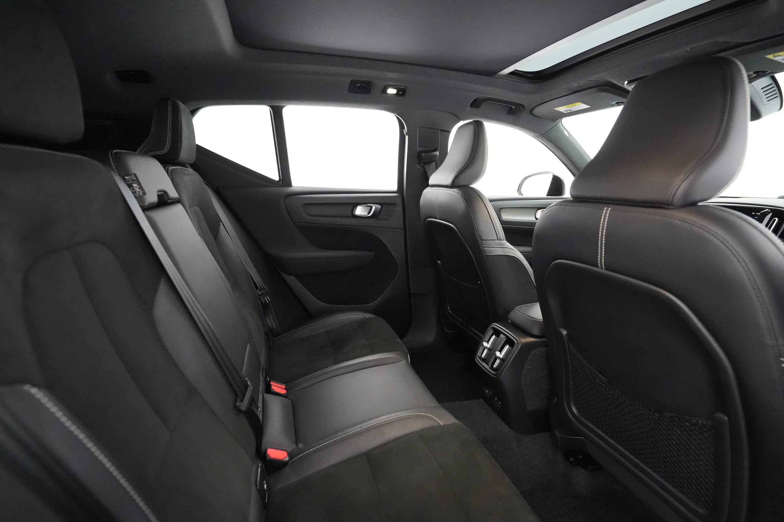 EverCars Co. vehicle image 4 for Volvo XC40 Recharge -  P8 on EverCars Co.
