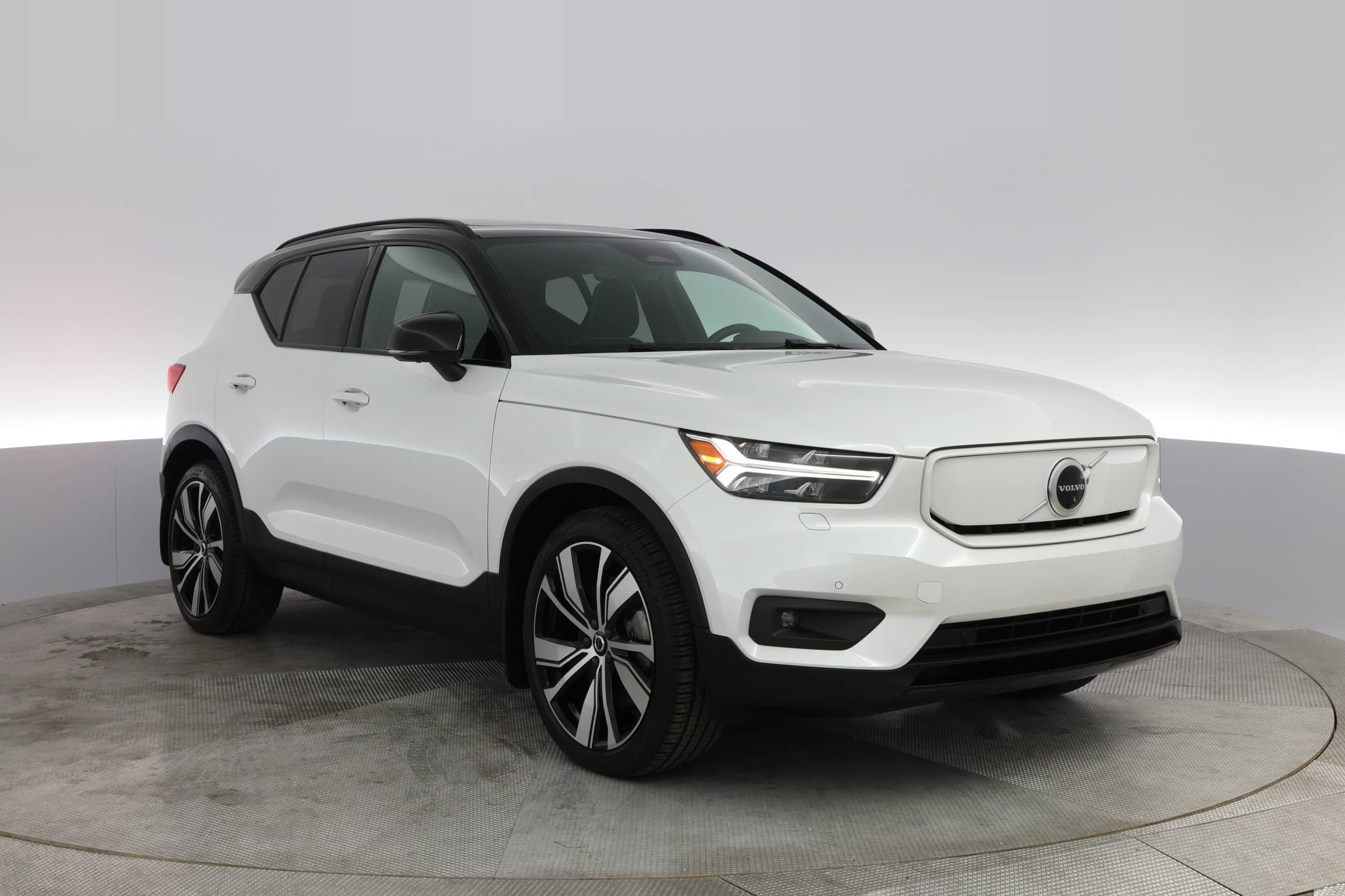 EverCars Co. vehicle image 7 for Volvo XC40 Recharge -  P8 on EverCars Co.