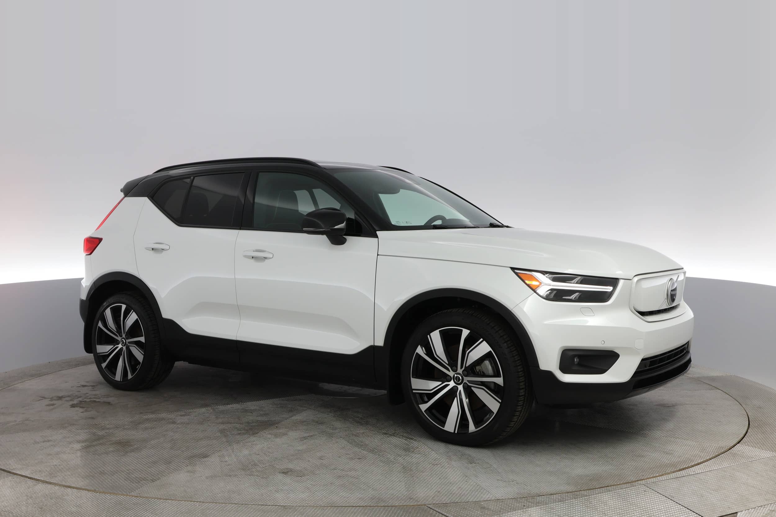 EverCars Co. vehicle image 8 for Volvo XC40 Recharge -  P8 on EverCars Co.