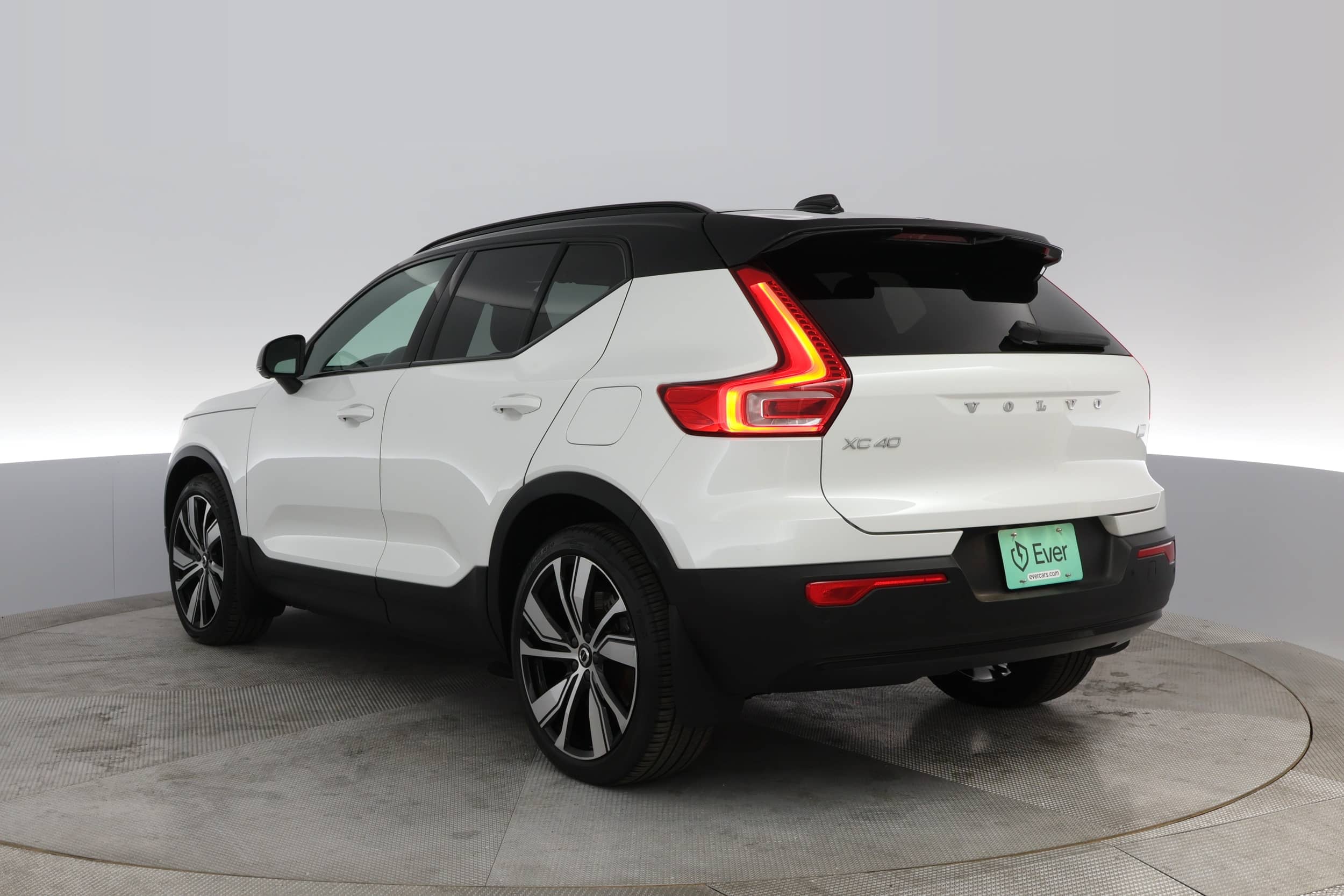 EverCars Co. vehicle image 10 for Volvo XC40 Recharge -  P8 on EverCars Co.