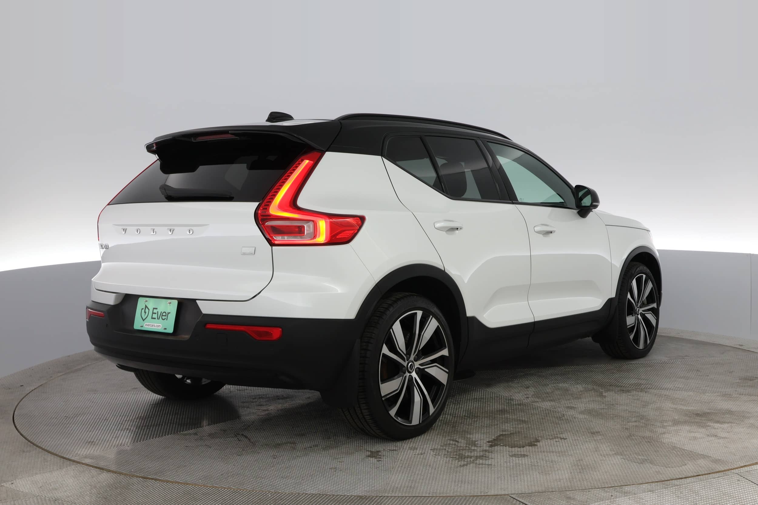 EverCars Co. vehicle image 2 for Volvo XC40 Recharge -  P8 on EverCars Co.