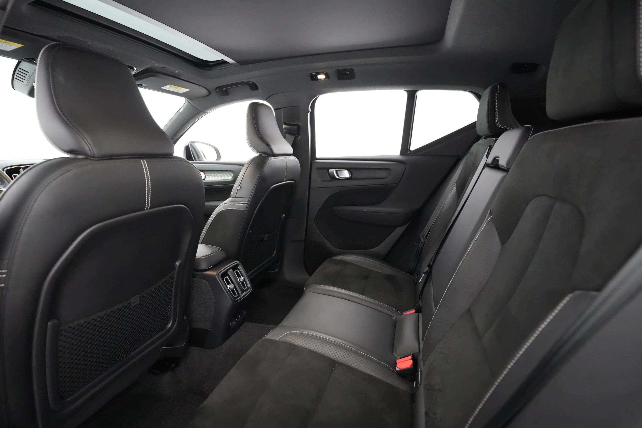 EverCars Co. vehicle image 17 for Volvo XC40 Recharge -  P8 on EverCars Co.