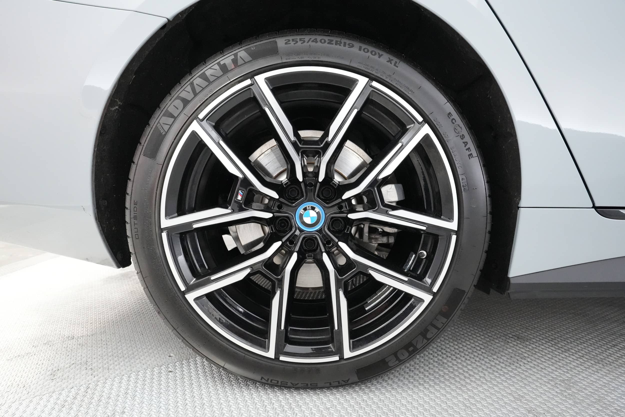 EverCars Co. vehicle image 14 for BMW i4 -  eDrive35 on EverCars Co.