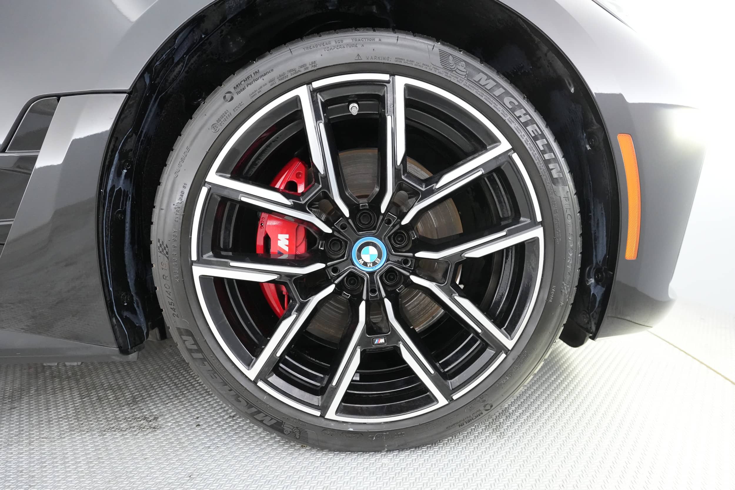 EverCars Co. vehicle image 13 for BMW i4 -  eDrive40 on EverCars Co.