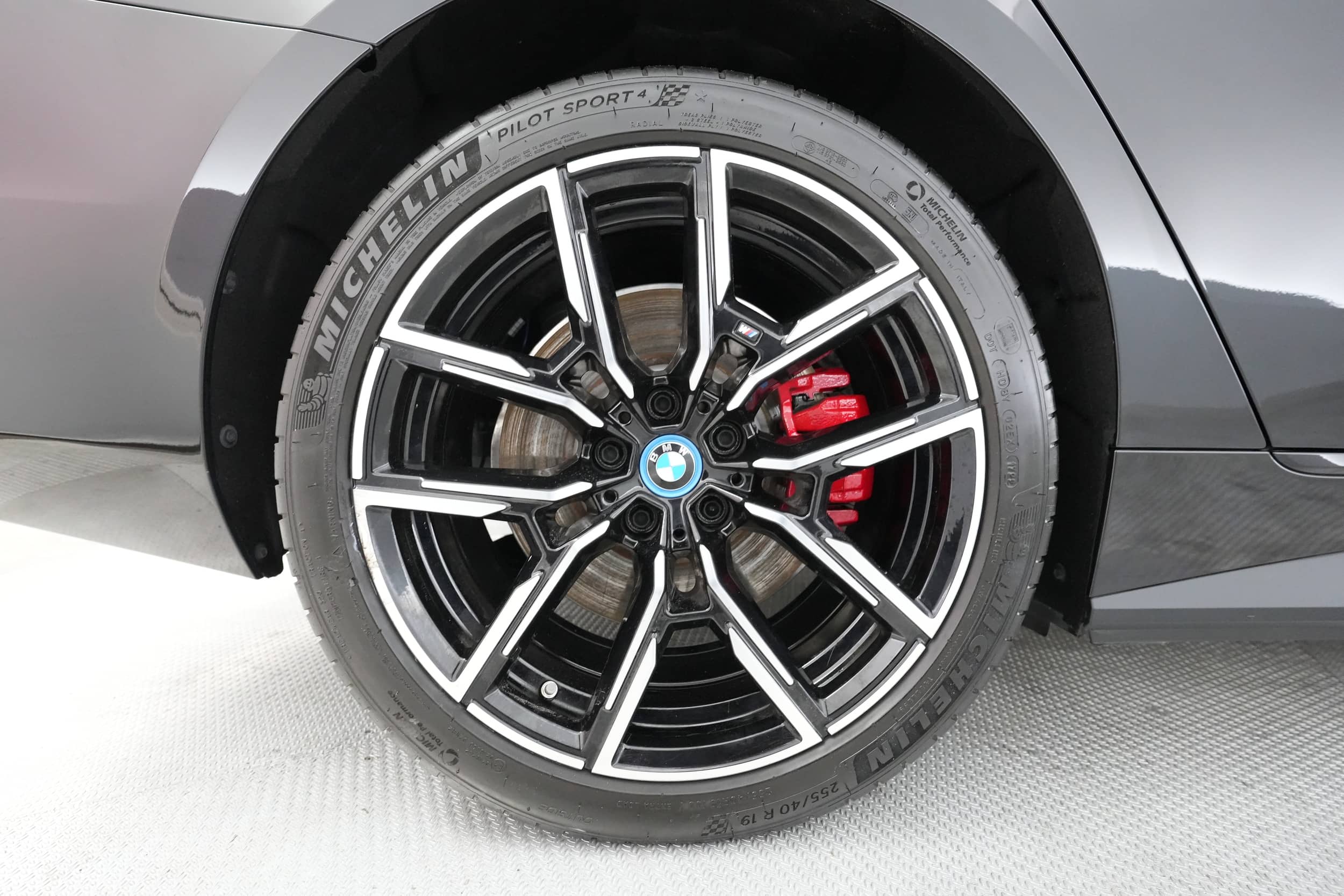 EverCars Co. vehicle image 14 for BMW i4 -  eDrive40 on EverCars Co.