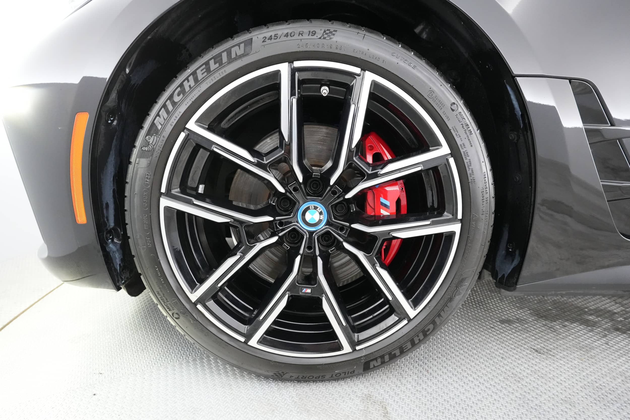 EverCars Co. vehicle image 11 for BMW i4 -  eDrive40 on EverCars Co.
