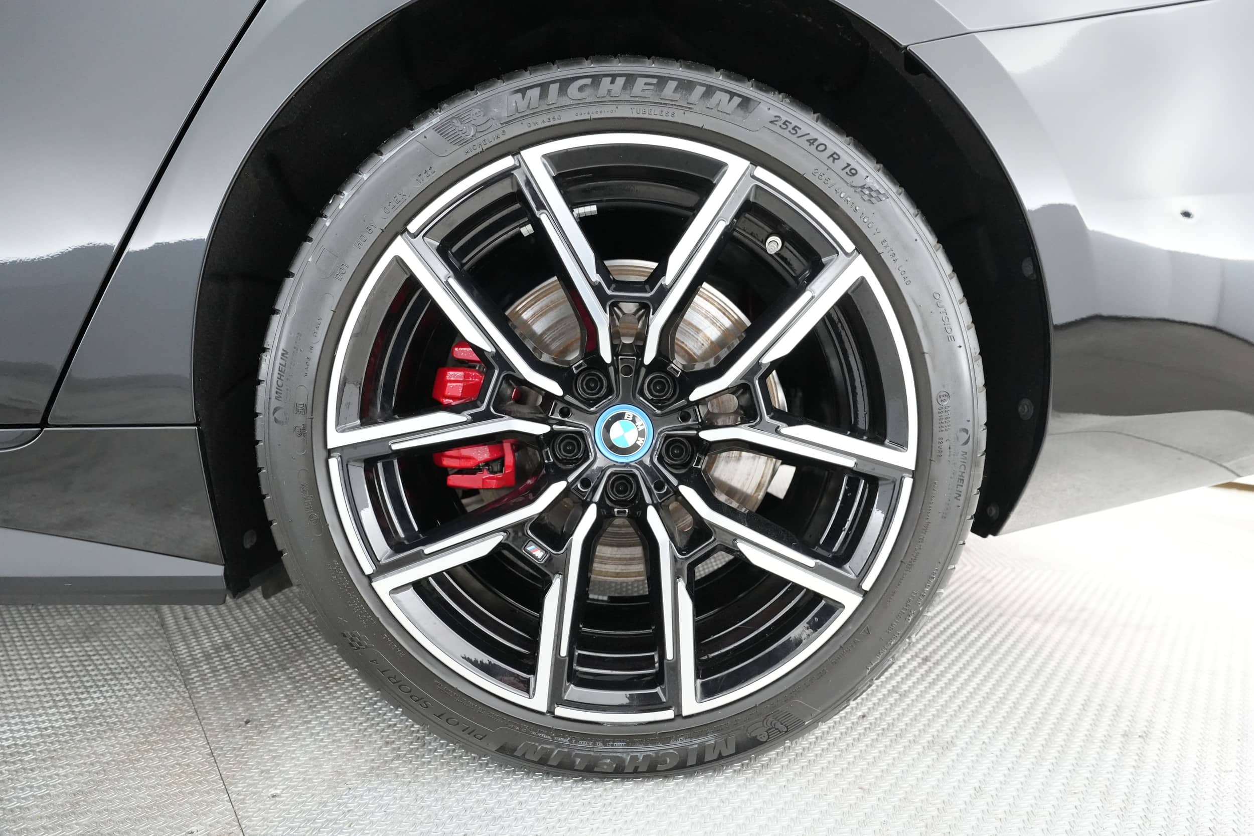 EverCars Co. vehicle image 12 for BMW i4 -  eDrive40 on EverCars Co.