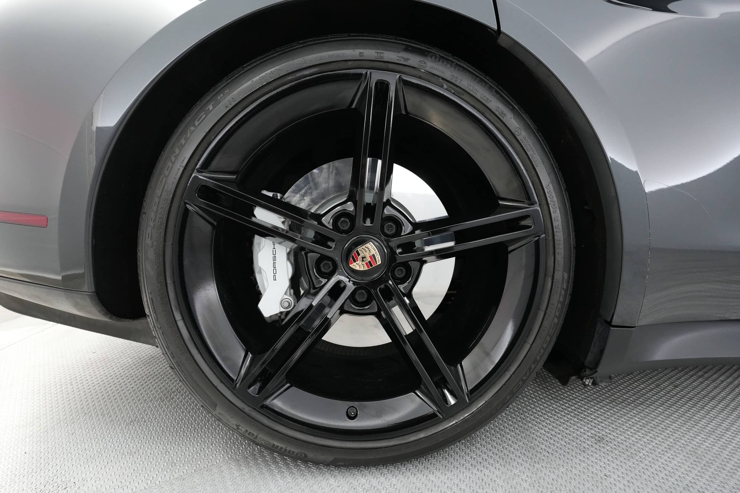 EverCars Co. vehicle image 17 for Porsche Taycan -  4S on EverCars Co.