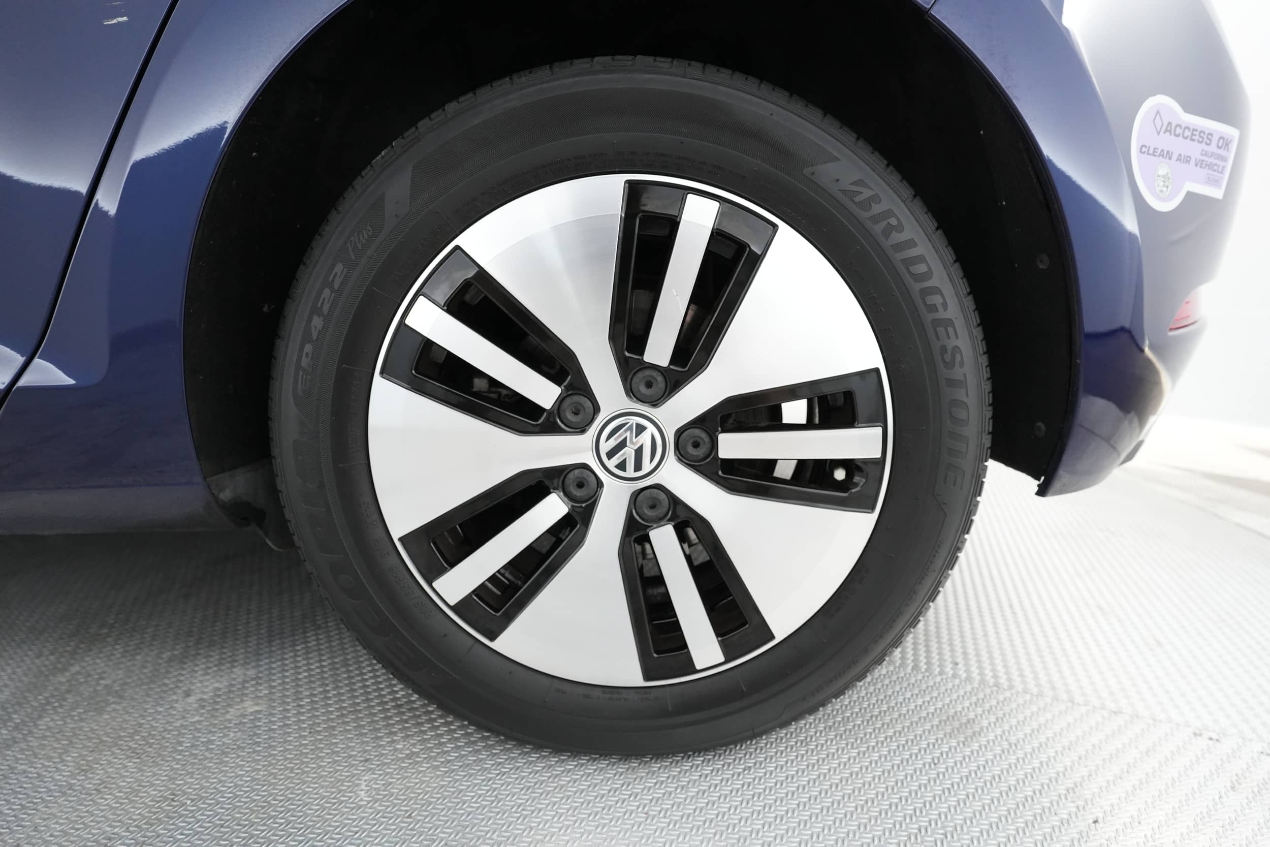EverCars Co. vehicle image 12 for Volkswagen e-Golf -  SE on EverCars Co.