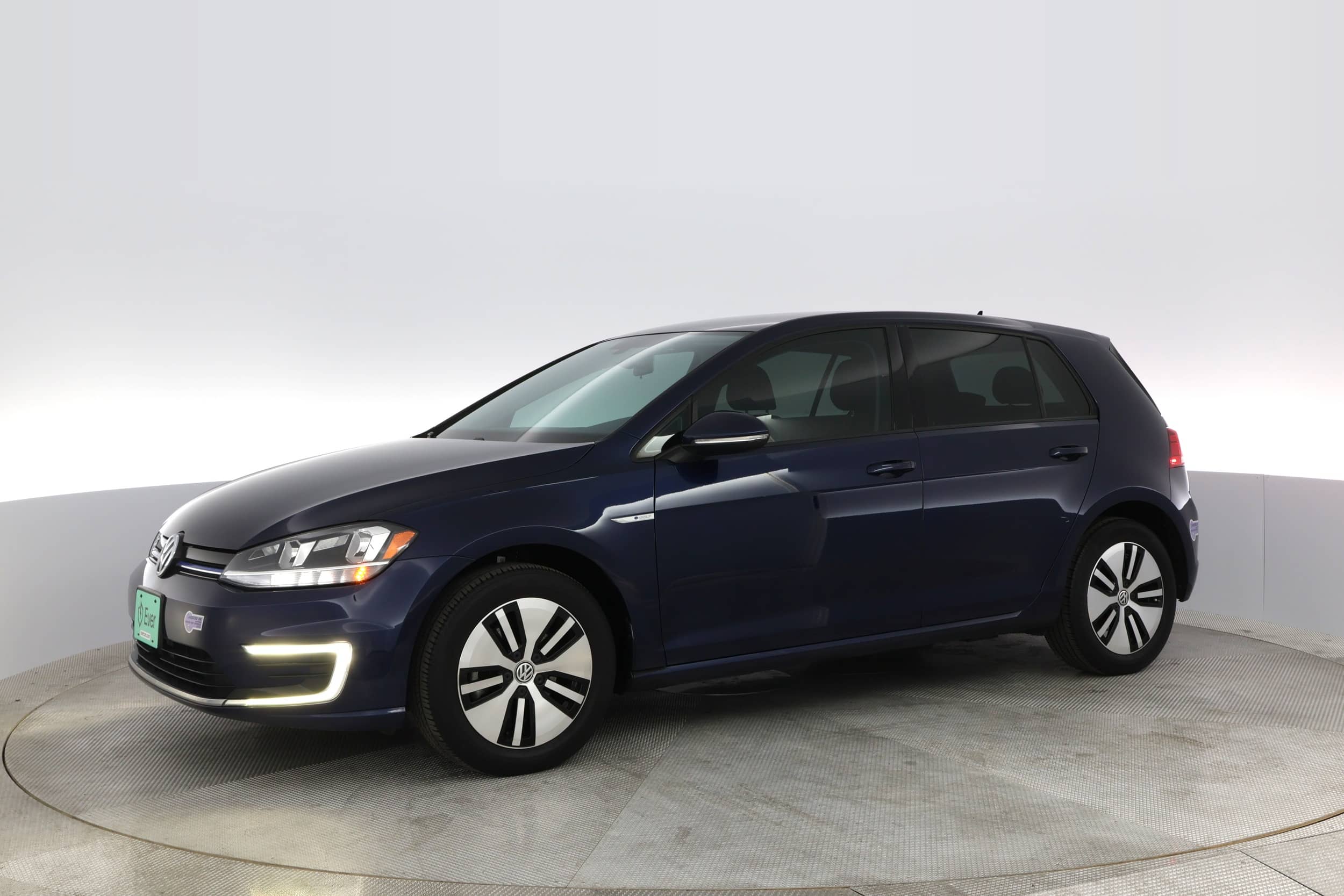 EverCars Co. vehicle image 10 for Volkswagen e-Golf -  SE on EverCars Co.