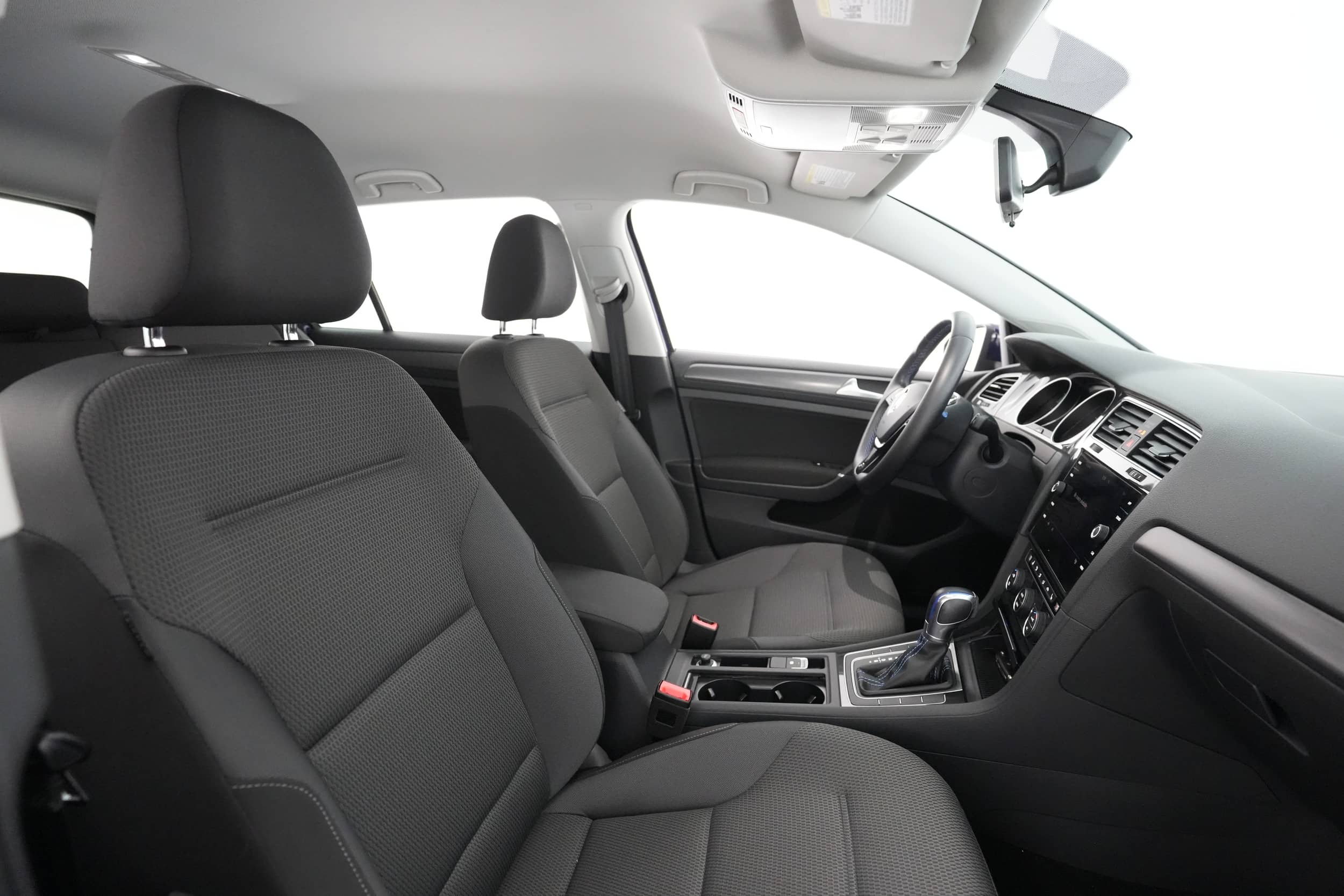 EverCars Co. vehicle image 17 for Volkswagen e-Golf -  SE on EverCars Co.