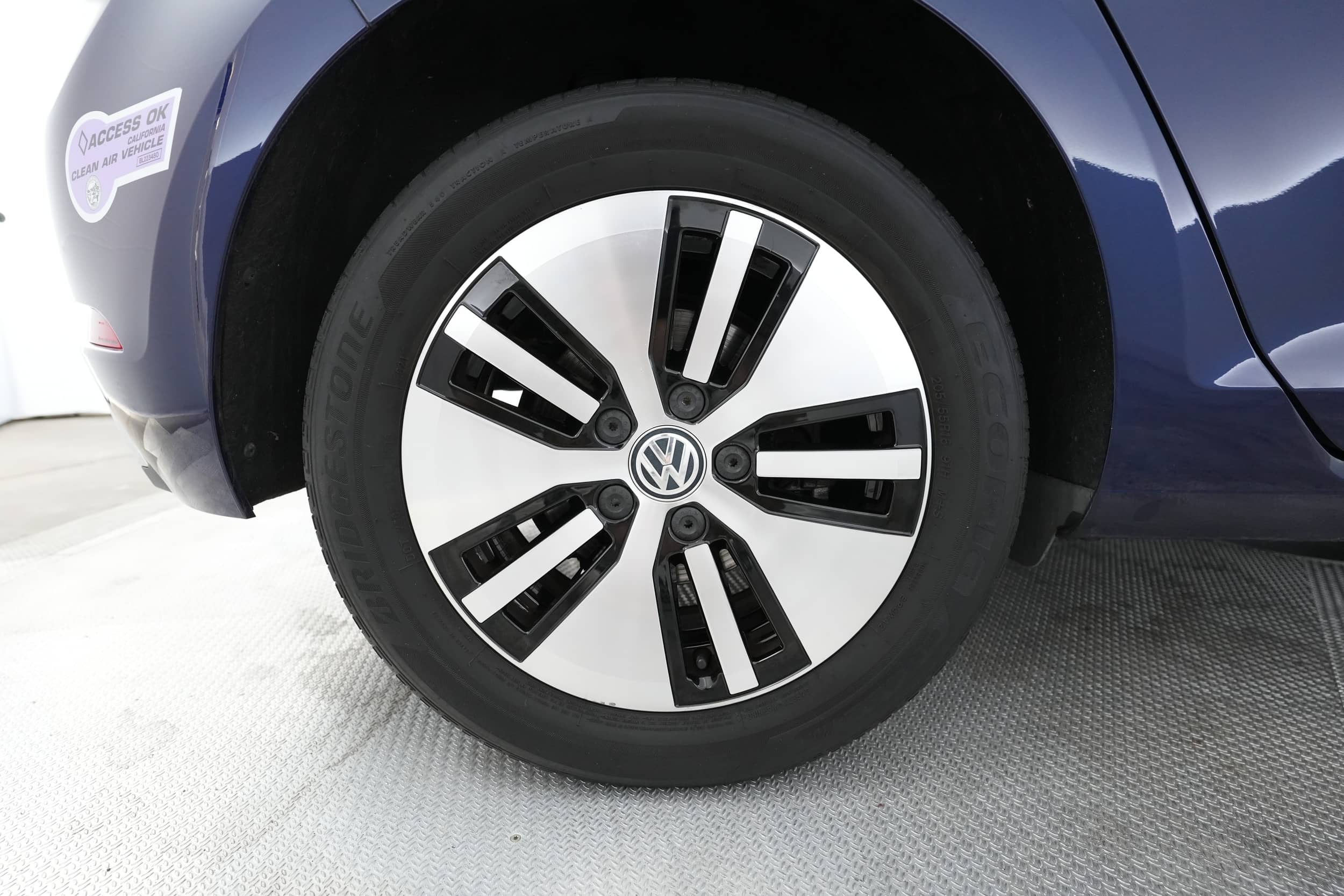 EverCars Co. vehicle image 14 for Volkswagen e-Golf -  SE on EverCars Co.