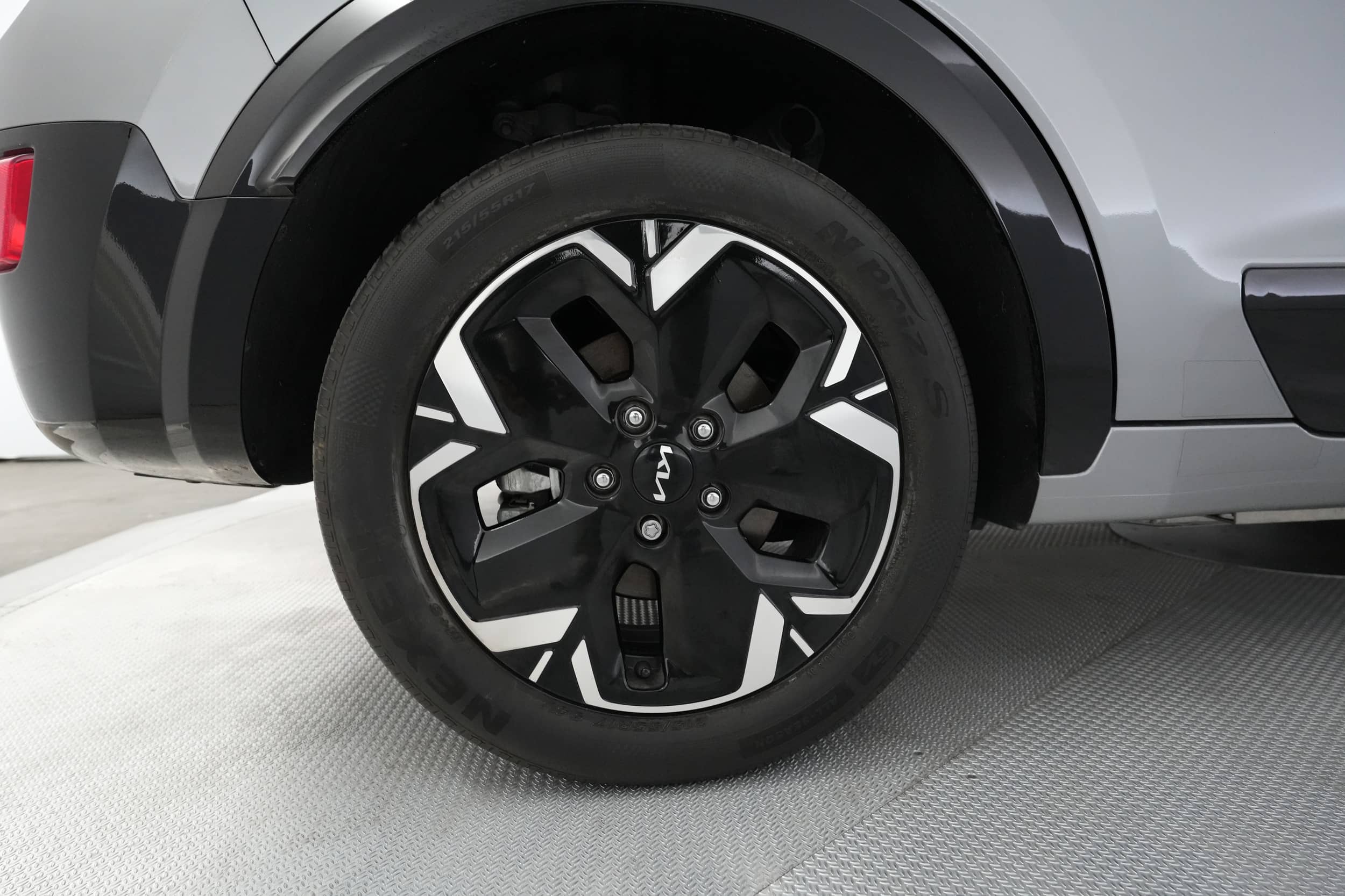 EverCars Co. vehicle image 17 for Kia Niro EV -  Wind on EverCars Co.