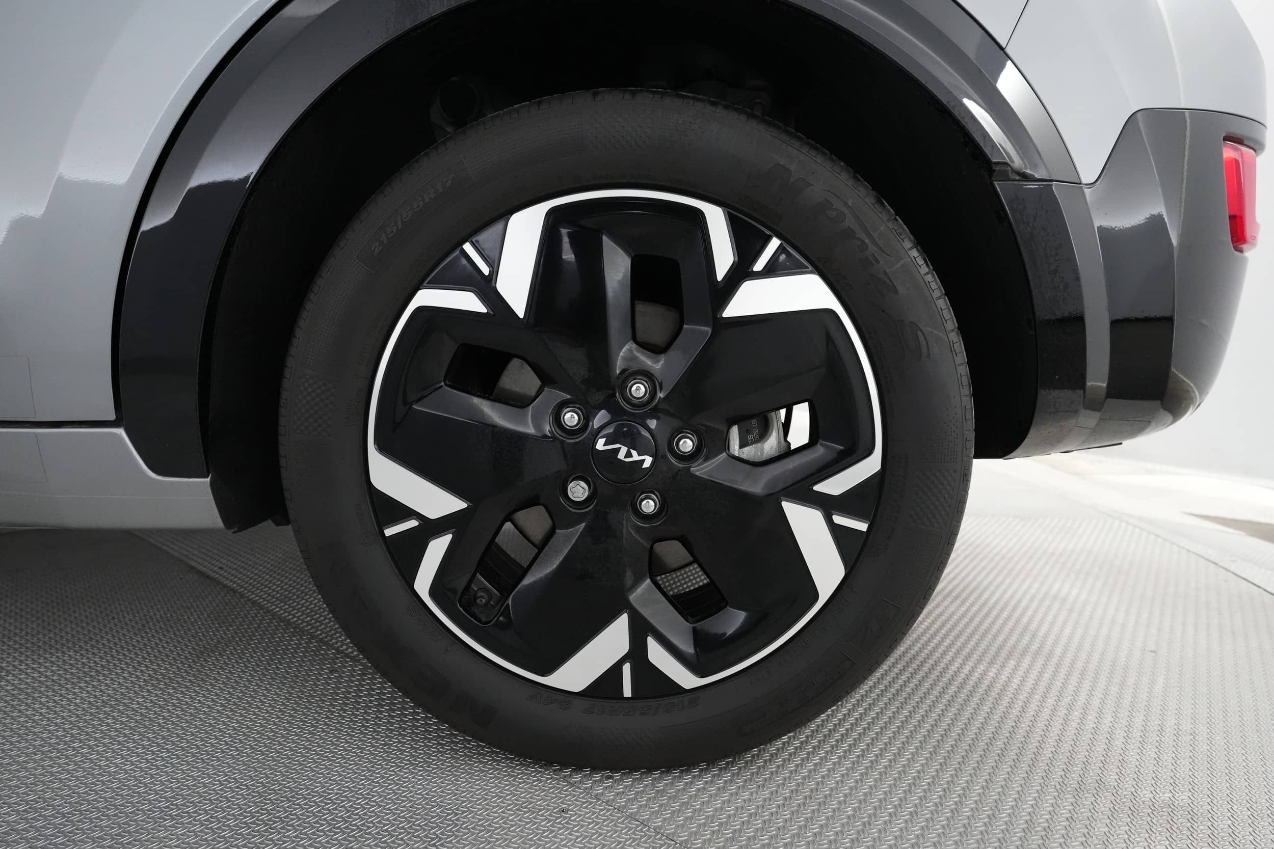 EverCars Co. vehicle image 16 for Kia Niro EV -  Wind on EverCars Co.