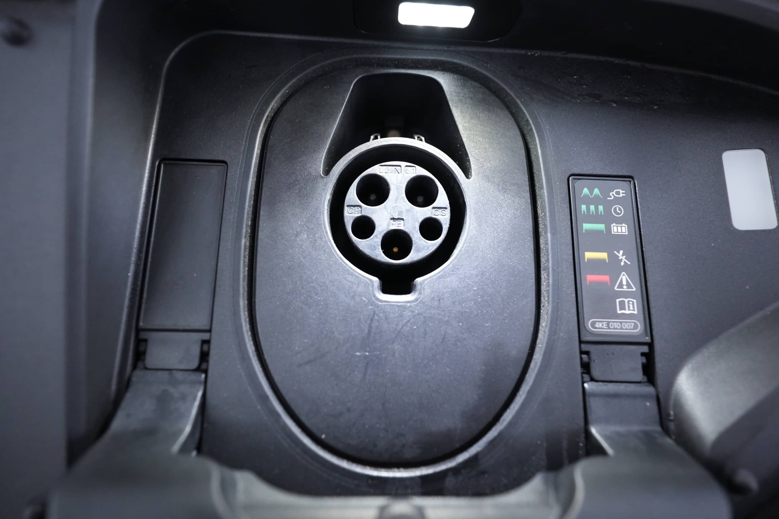EverCars Co. vehicle image 21 for Audi e-tron -  Premium Plus on EverCars Co.