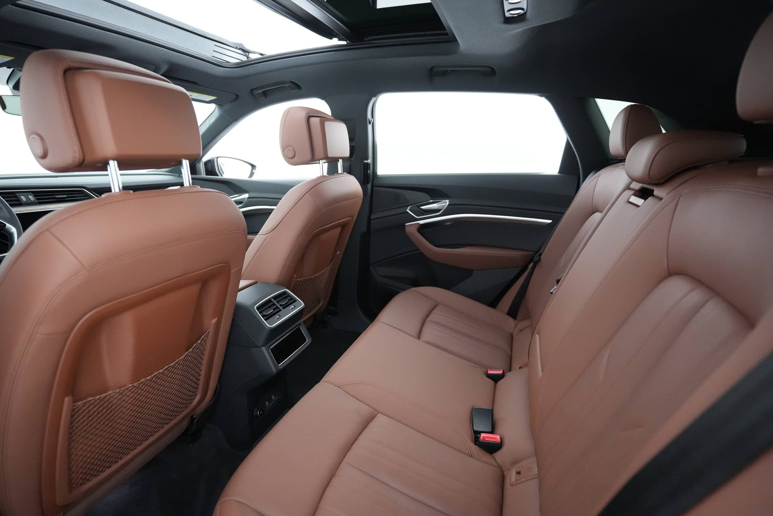 EverCars Co. vehicle image 18 for Audi e-tron -  Premium Plus on EverCars Co.