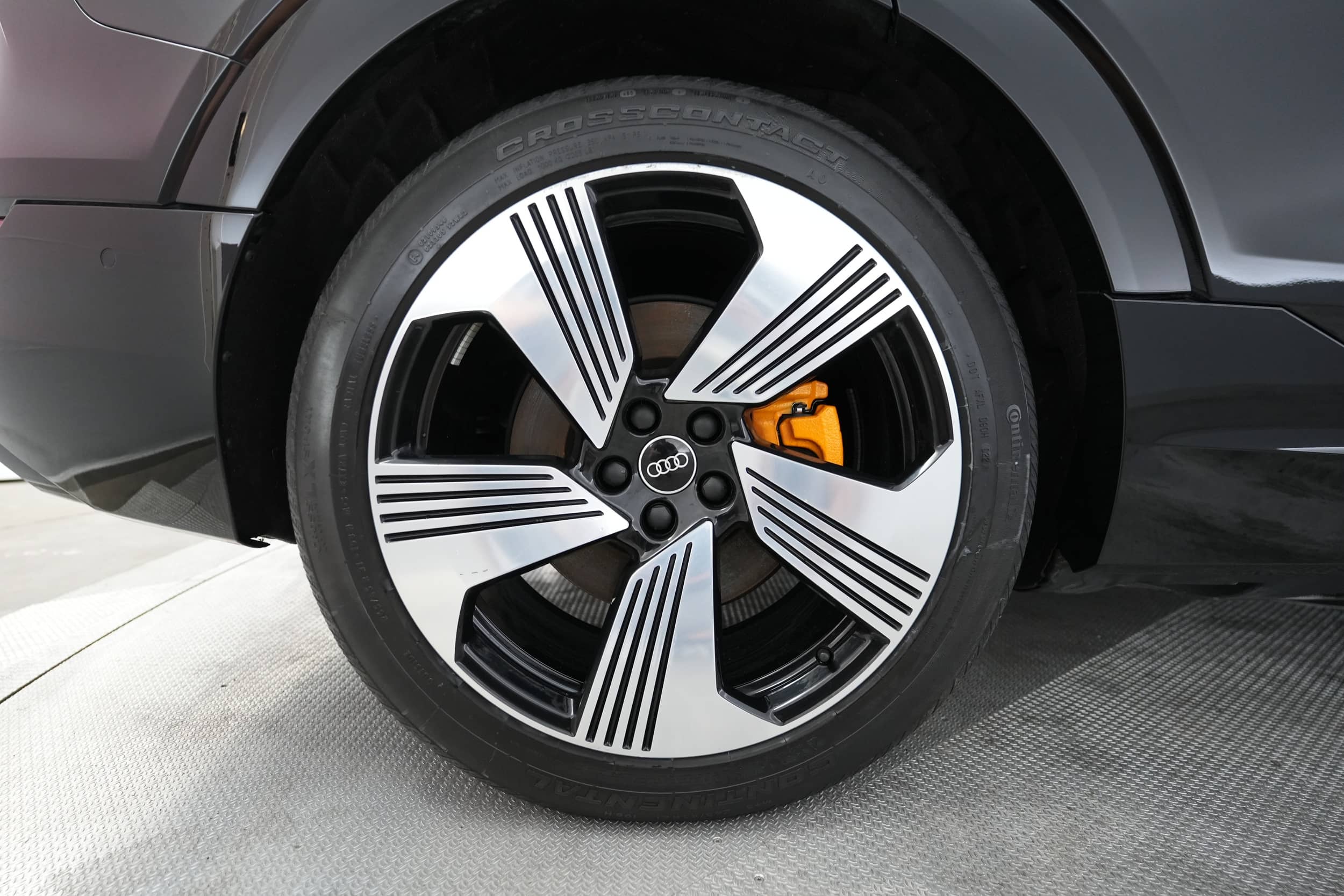 EverCars Co. vehicle image 15 for Audi e-tron -  Premium Plus on EverCars Co.