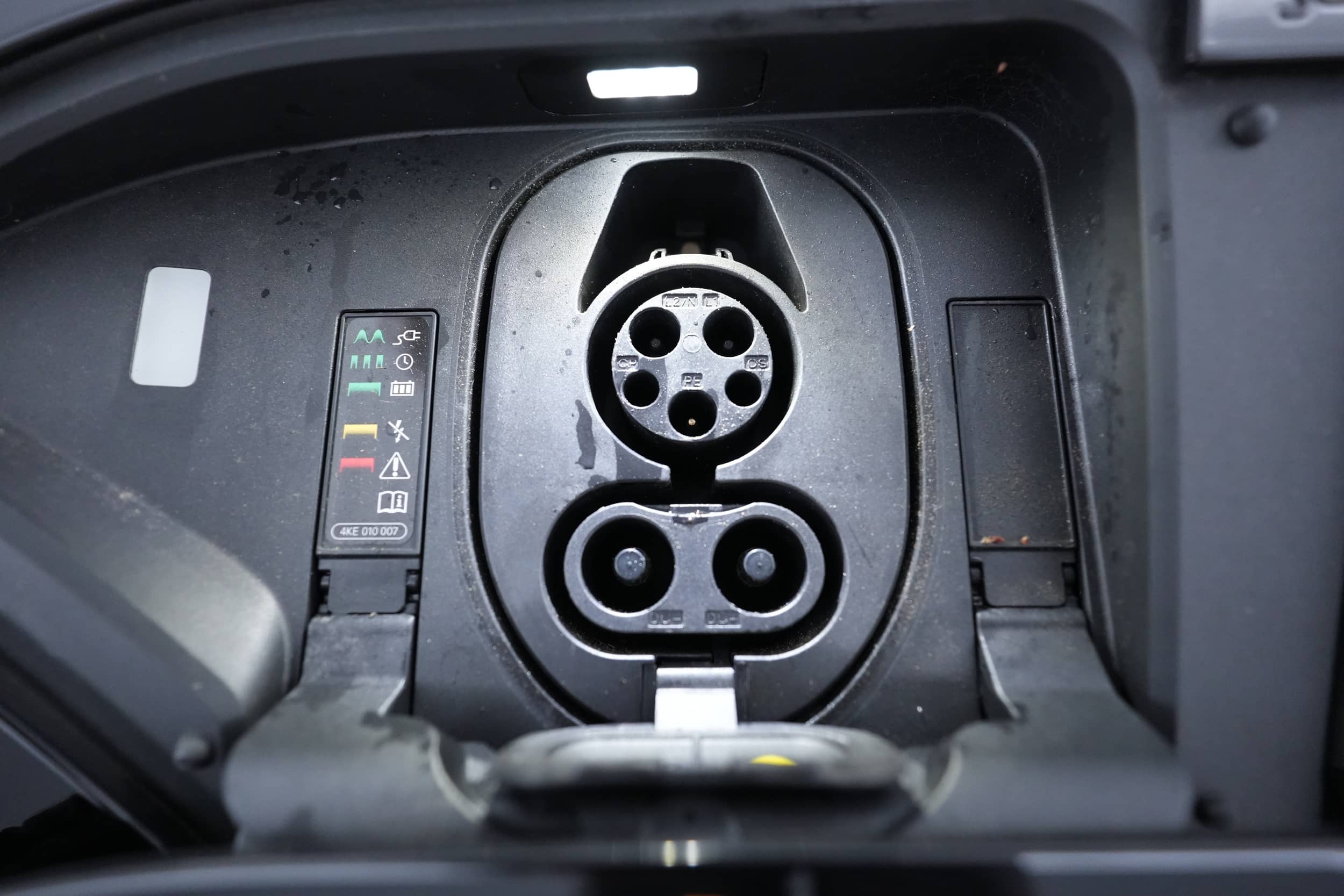 EverCars Co. vehicle image 8 for Audi e-tron -  Premium Plus on EverCars Co.