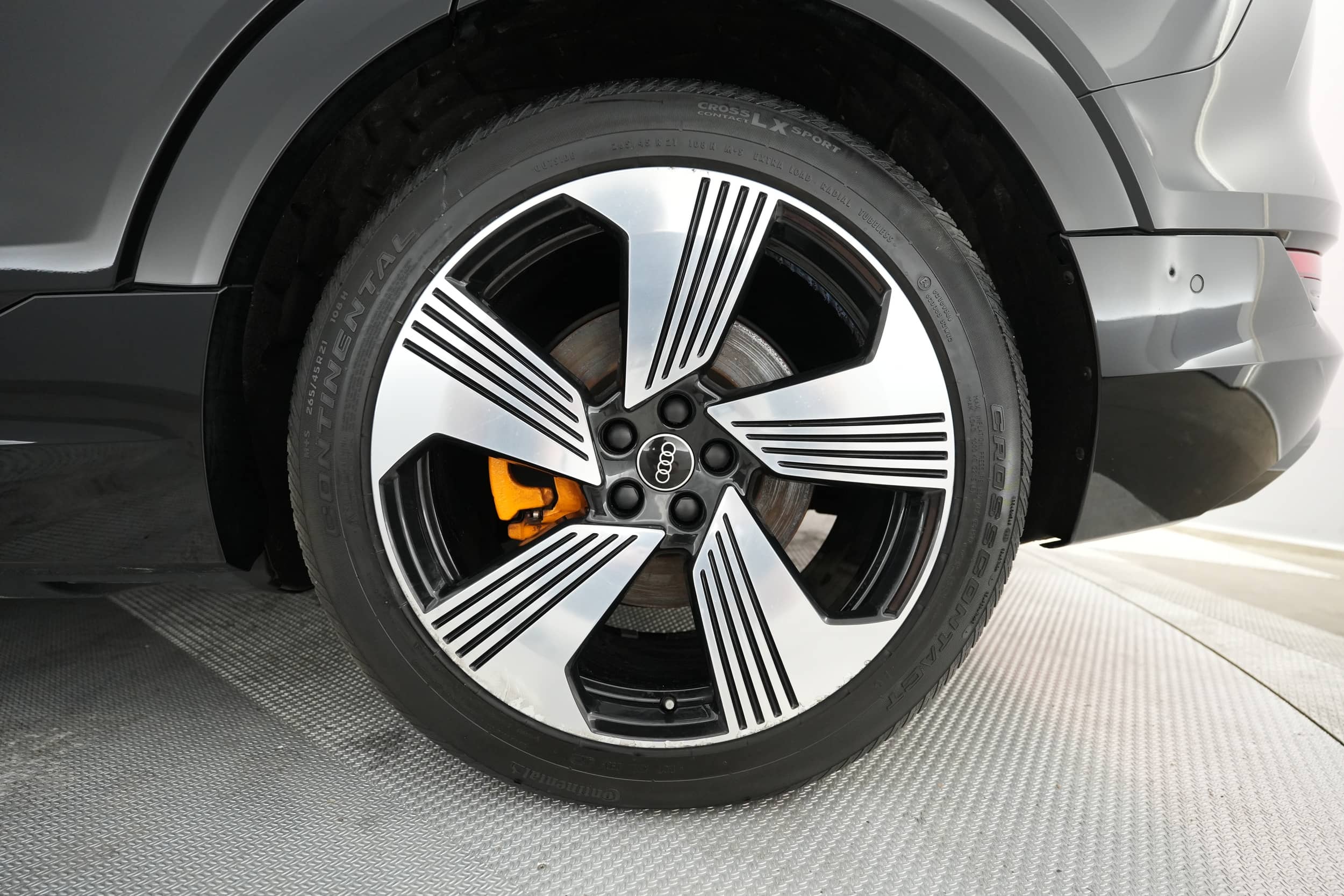EverCars Co. vehicle image 17 for Audi e-tron -  Premium Plus on EverCars Co.