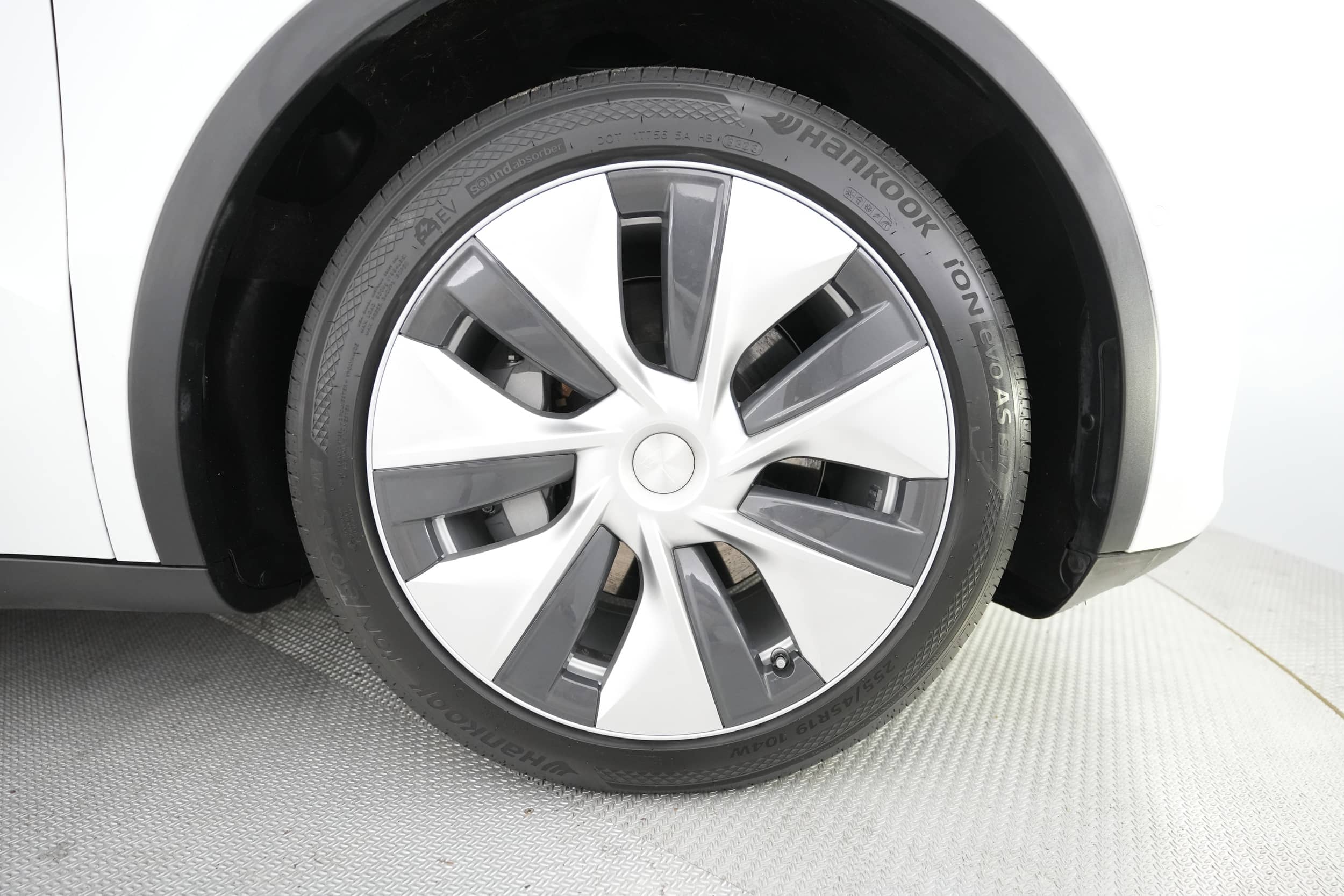EverCars Co. vehicle image 17 for Tesla Model Y -  Long Range on EverCars Co.