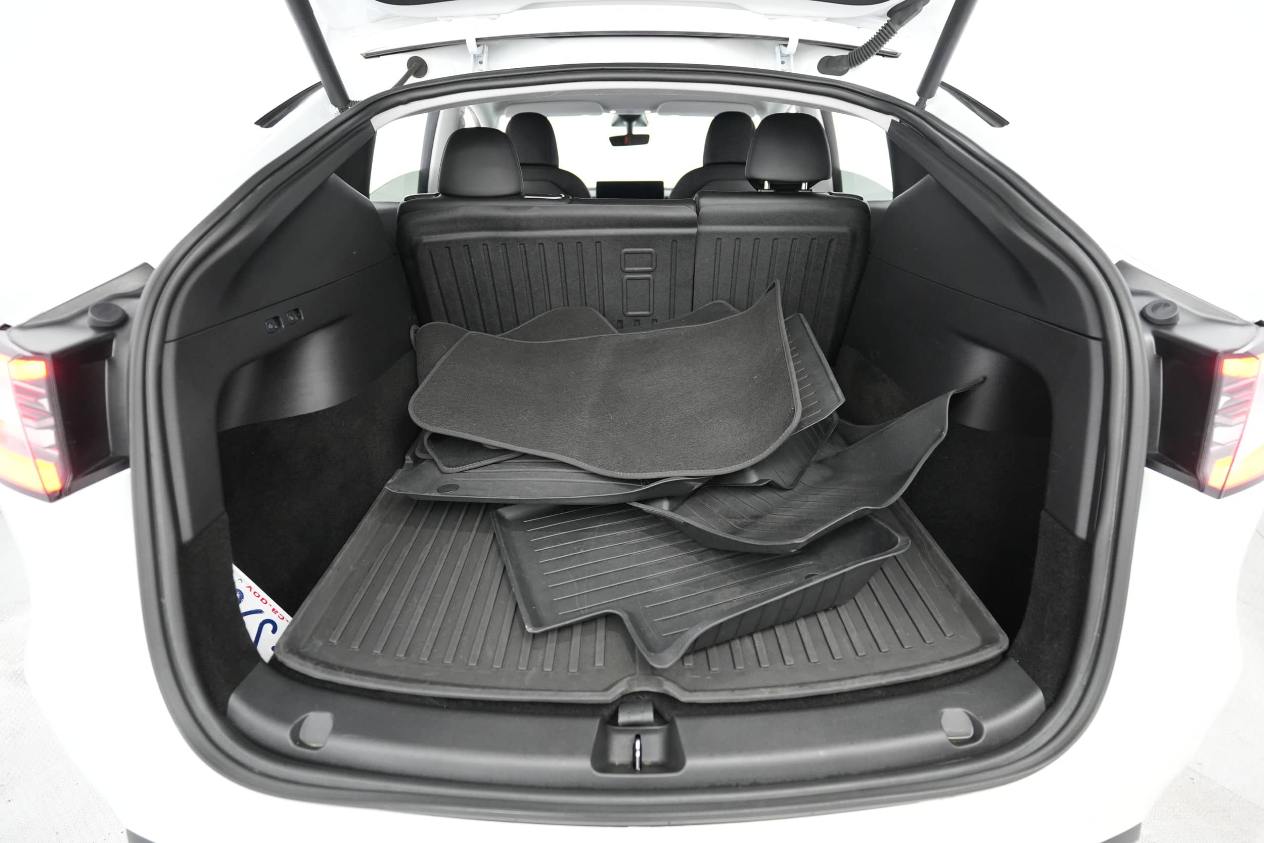 EverCars Co. vehicle image 6 for Tesla Model Y -  Long Range on EverCars Co.