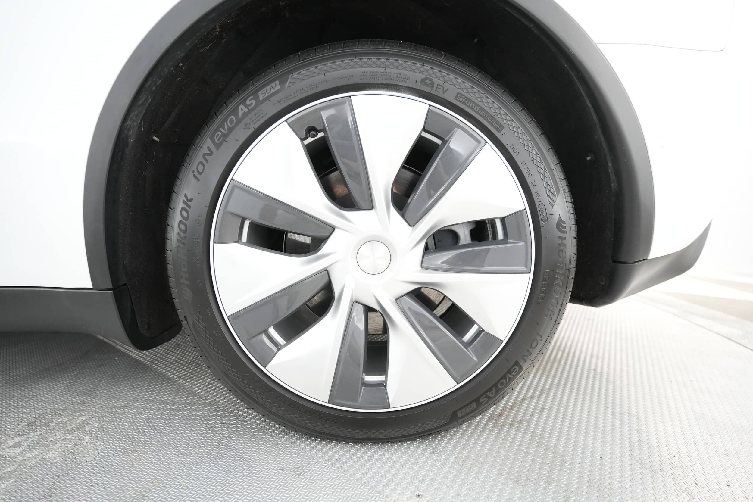 EverCars Co. vehicle image 16 for Tesla Model Y -  Long Range on EverCars Co.