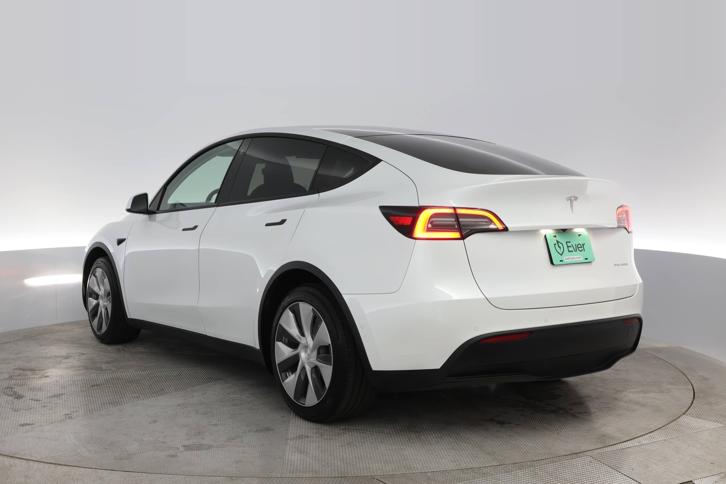 EverCars Co. vehicle image 9 for Tesla Model Y -  Long Range on EverCars Co.