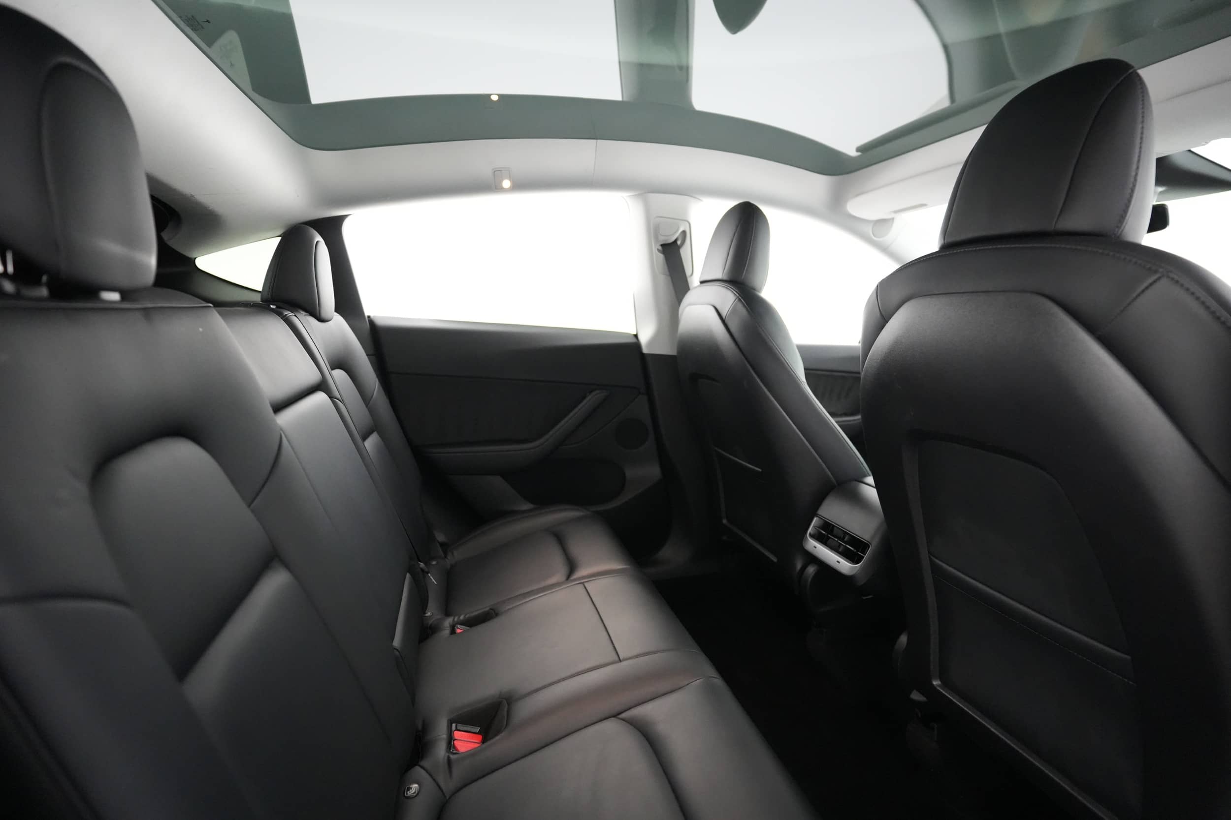 EverCars Co. vehicle image 4 for Tesla Model Y -  Long Range on EverCars Co.