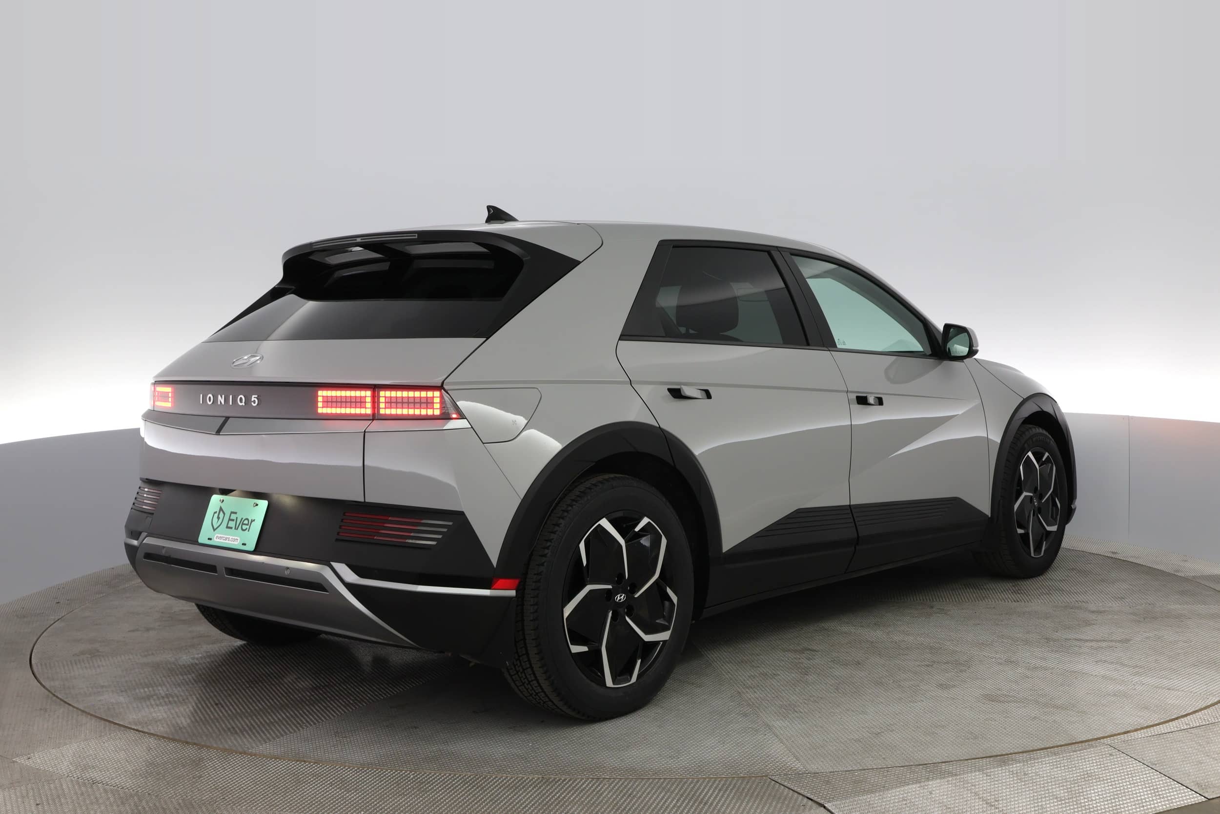 EverCars Co. vehicle image 2 for Hyundai IONIQ 5 -  SEL on EverCars Co.