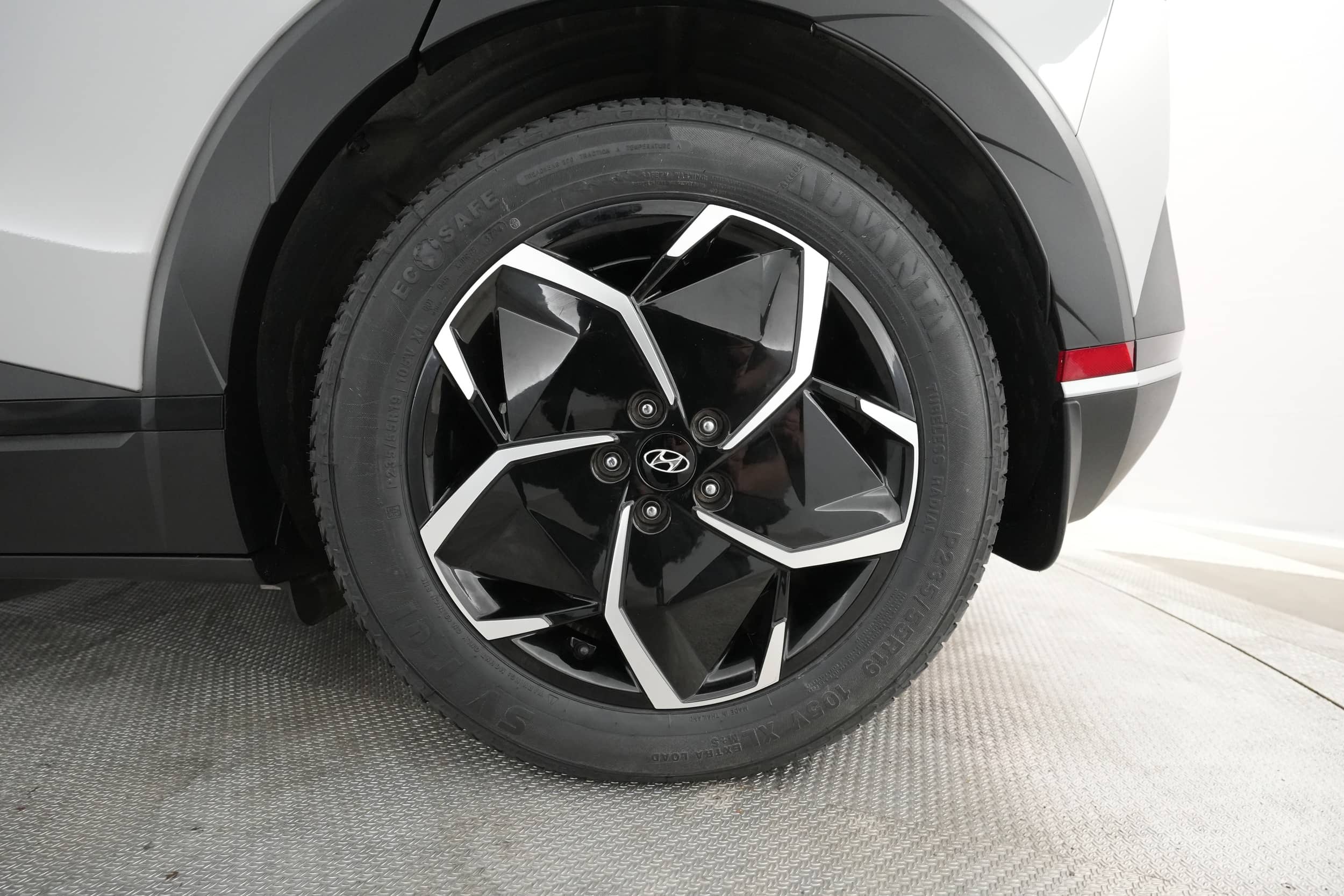 EverCars Co. vehicle image 12 for Hyundai IONIQ 5 -  SEL on EverCars Co.