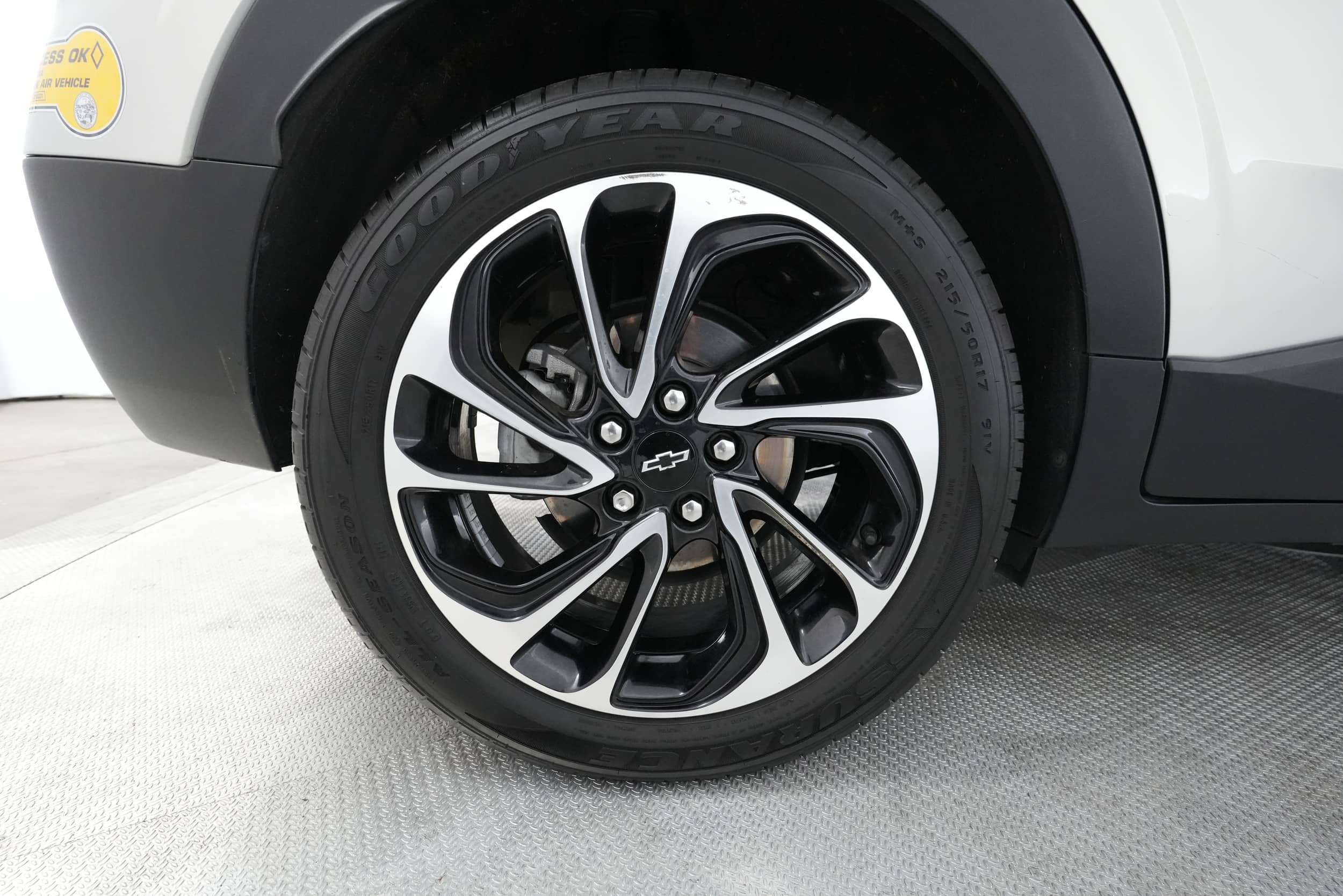 EverCars Co. vehicle image 15 for Chevrolet Bolt EUV -  Premier on EverCars Co.