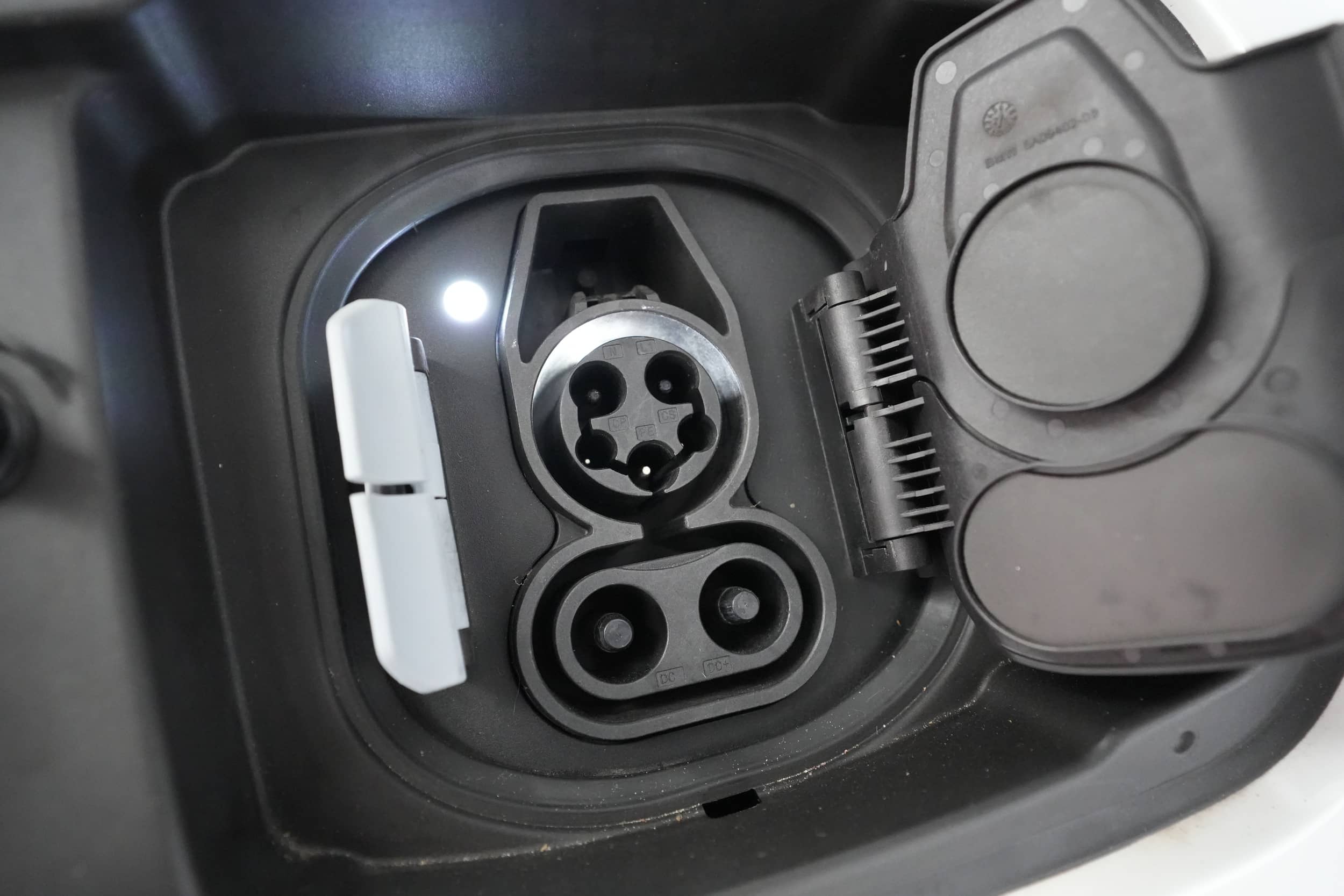 EverCars Co. vehicle image 19 for BMW i4 -  eDrive40 on EverCars Co.