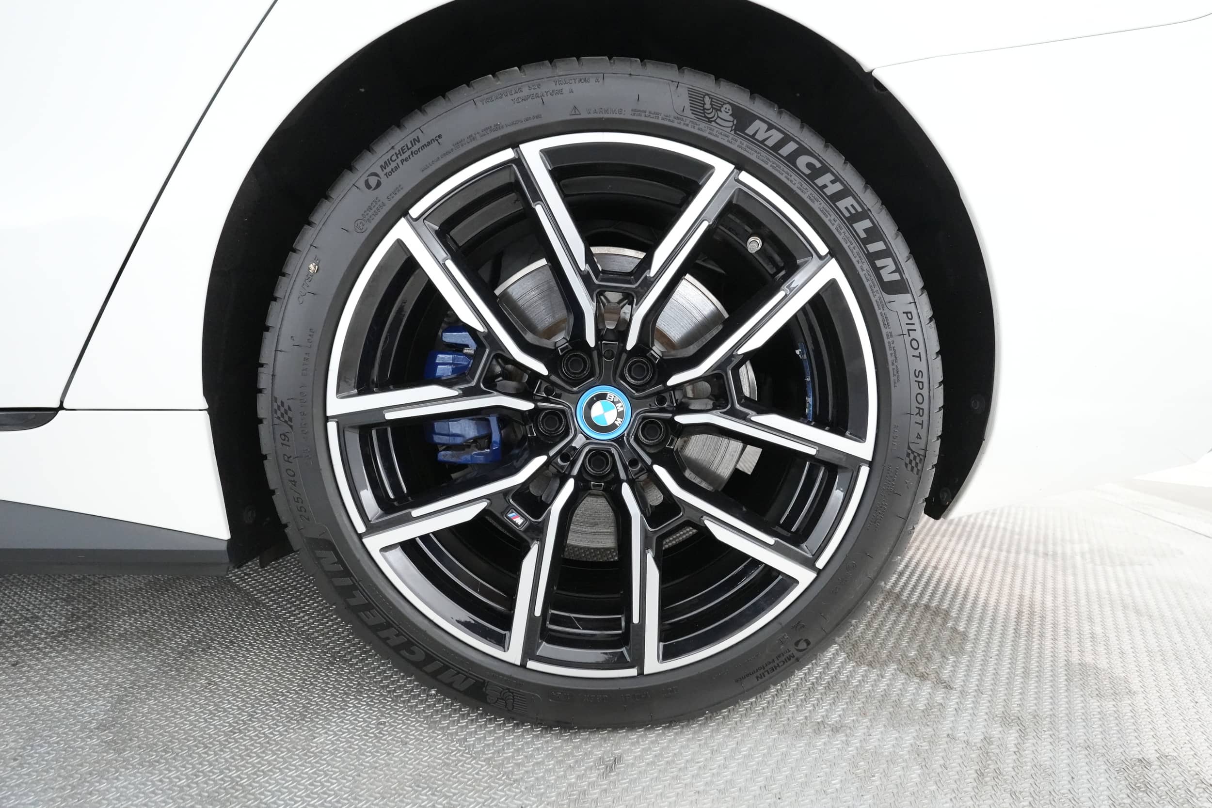 EverCars Co. vehicle image 15 for BMW i4 -  eDrive35 on EverCars Co.