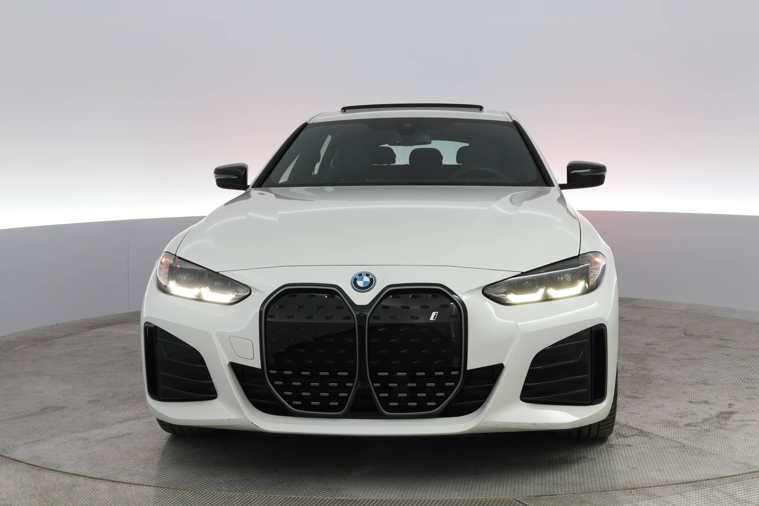 EverCars Co. vehicle image 12 for BMW i4 -  eDrive35 on EverCars Co.