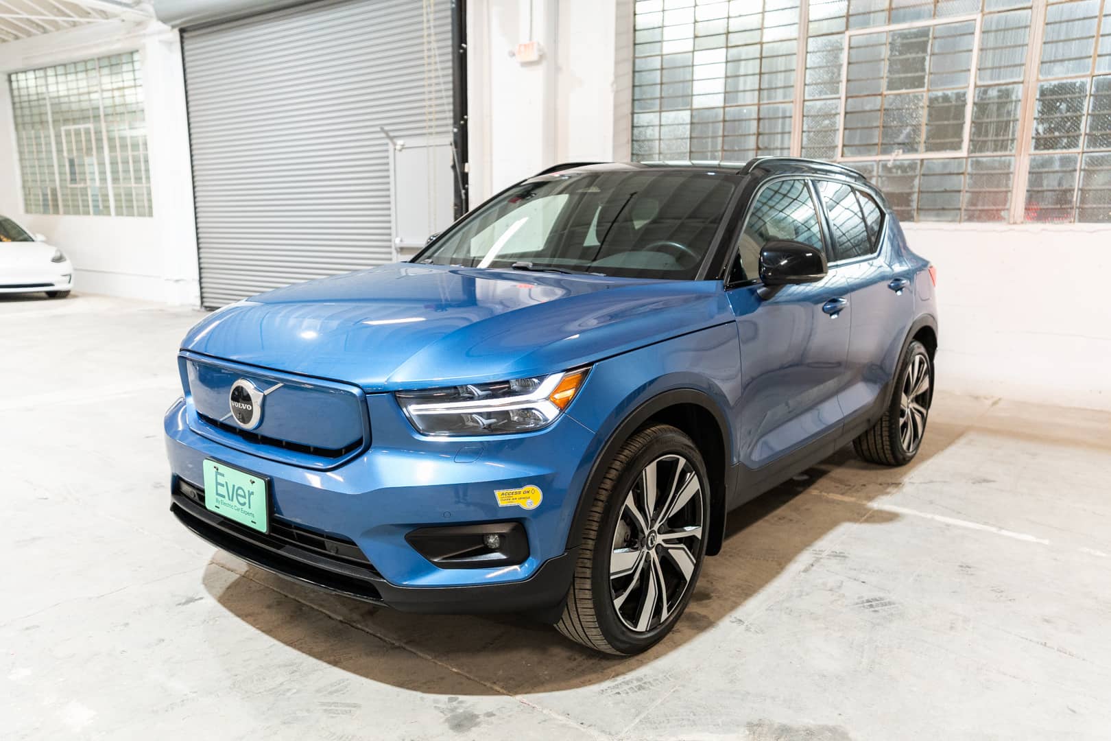 EverCars Co. vehicle image 2 for Volvo XC40 Recharge -  Pure Electric P8 on EverCars Co.