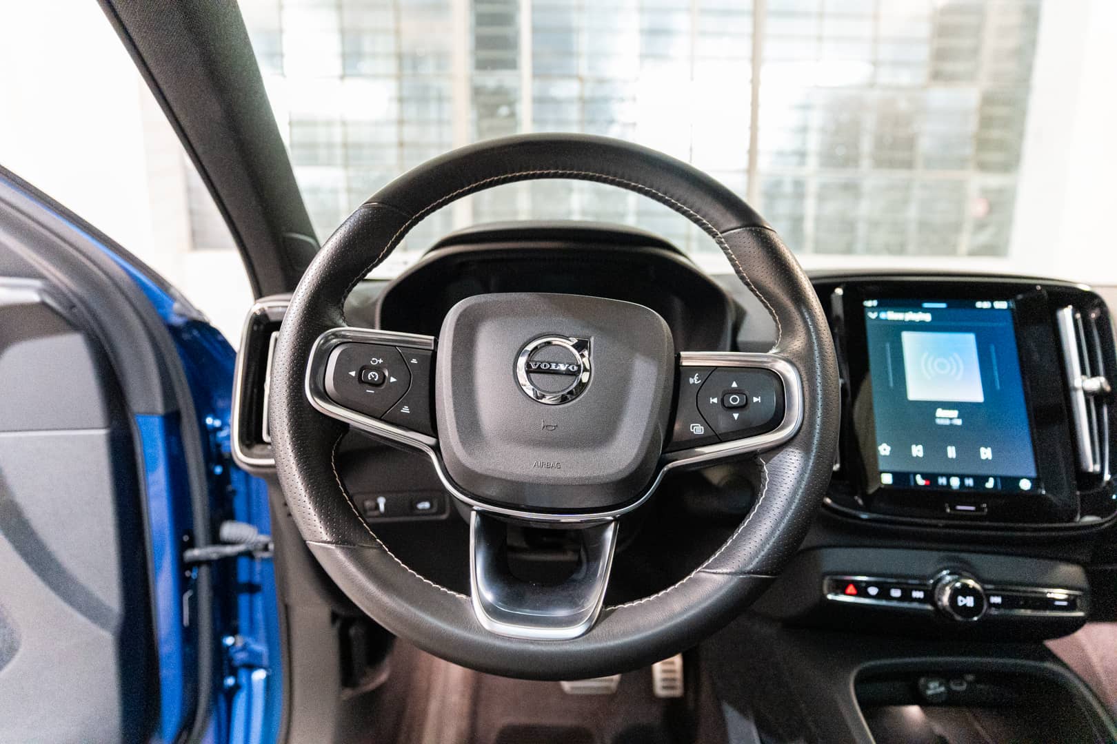 EverCars Co. vehicle image 19 for Volvo XC40 Recharge -  Pure Electric P8 on EverCars Co.