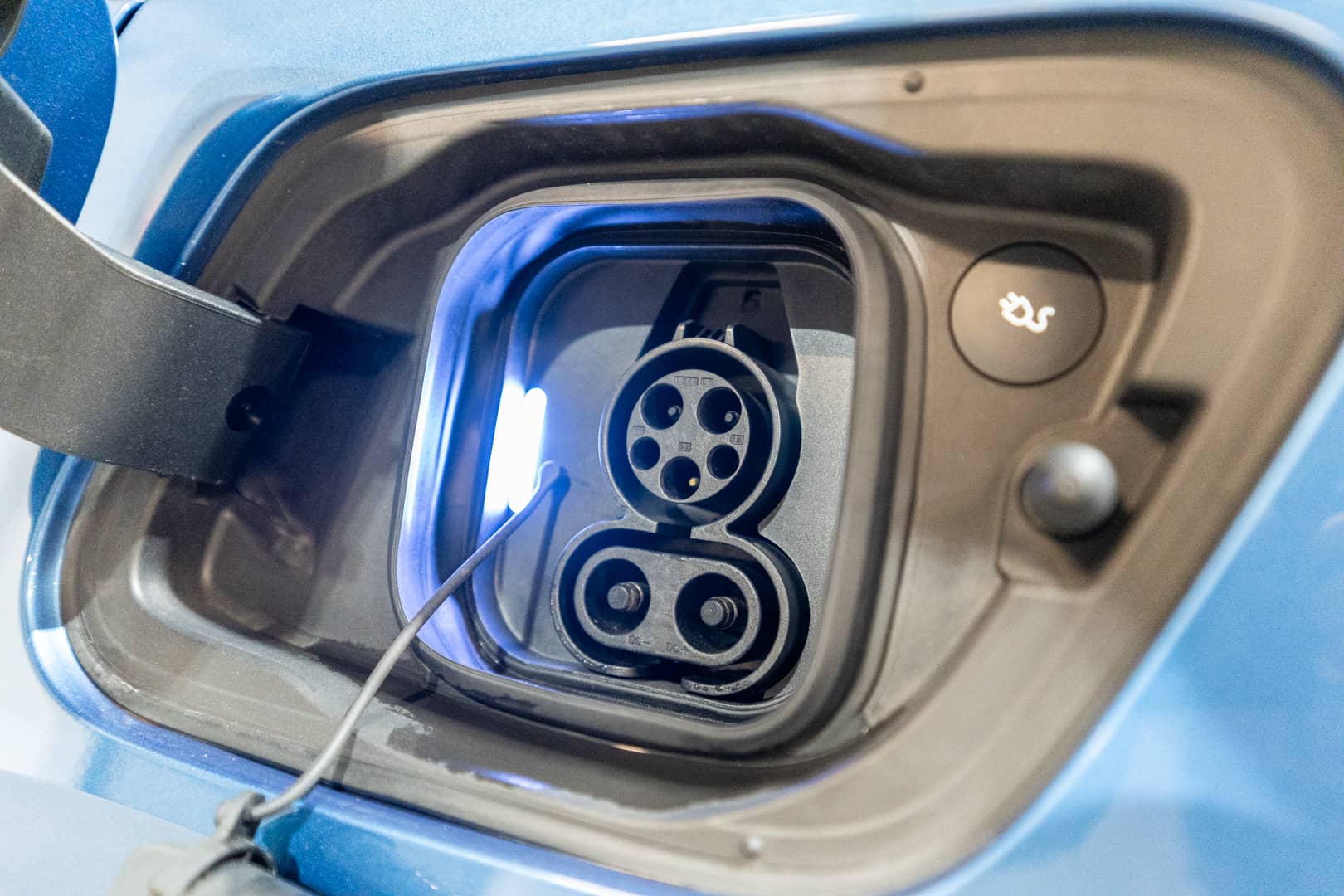 EverCars Co. vehicle image 22 for Volvo XC40 Recharge -  Pure Electric P8 on EverCars Co.