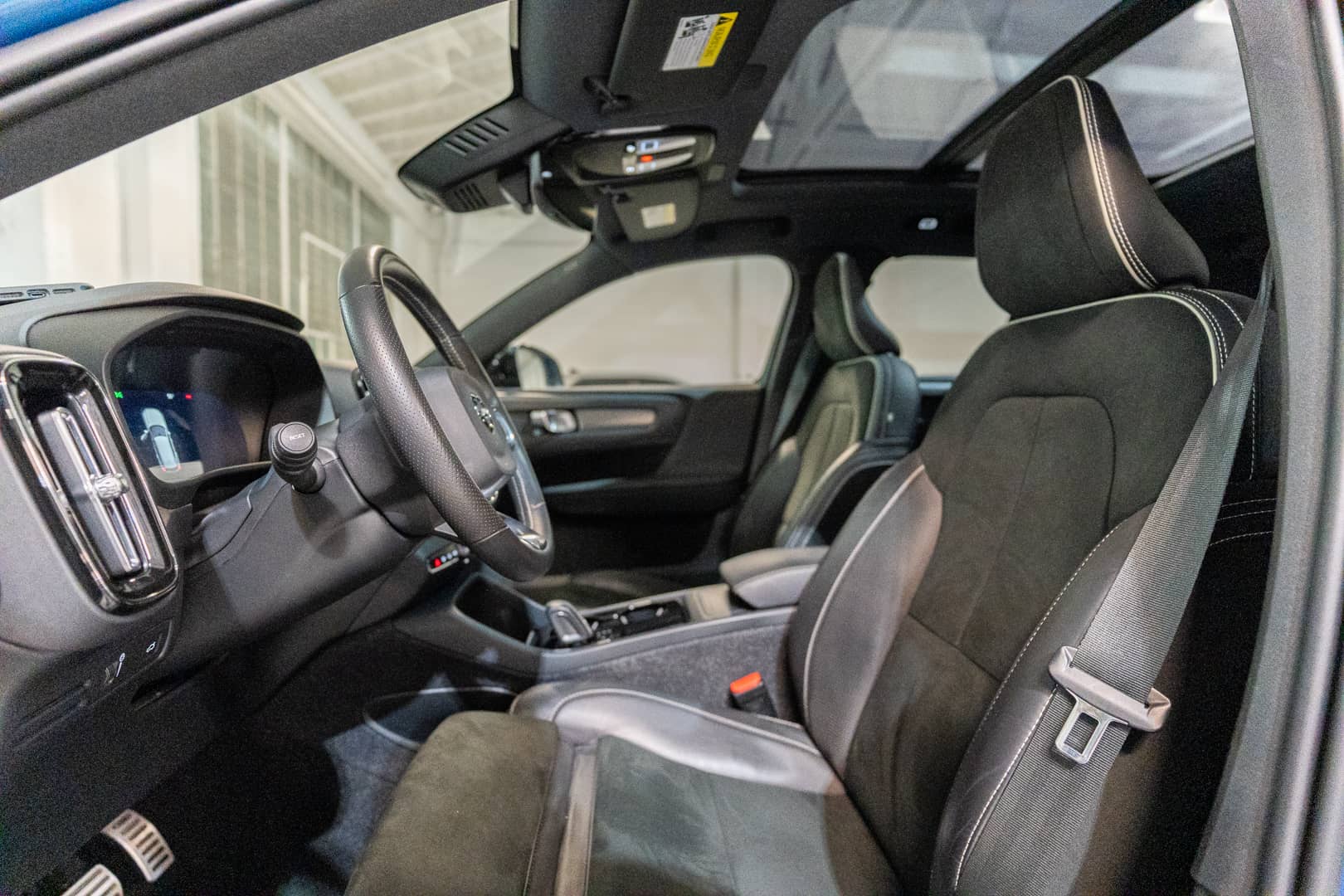 EverCars Co. vehicle image 10 for Volvo XC40 Recharge -  Pure Electric P8 on EverCars Co.