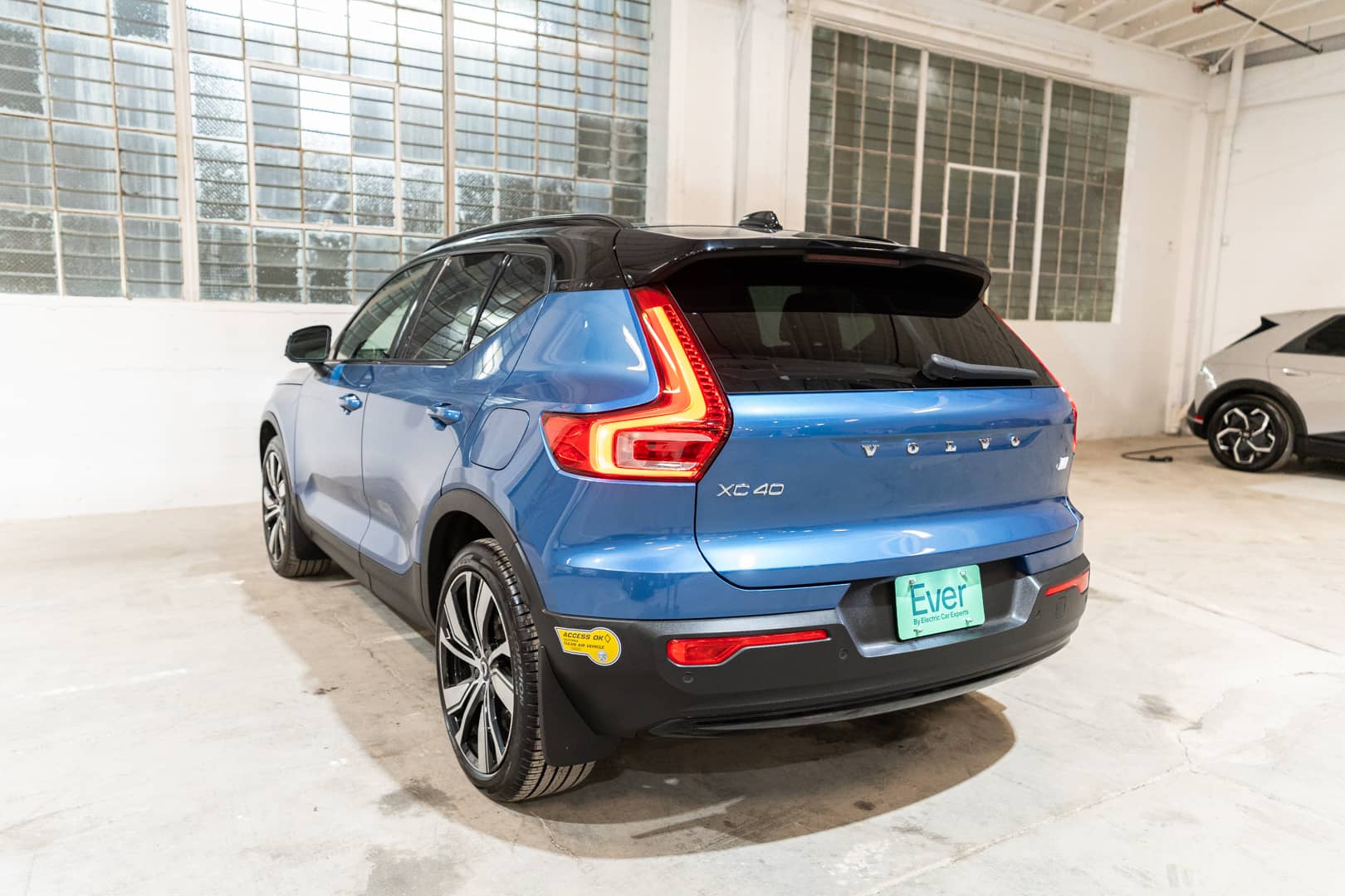 EverCars Co. vehicle image 8 for Volvo XC40 Recharge -  Pure Electric P8 on EverCars Co.