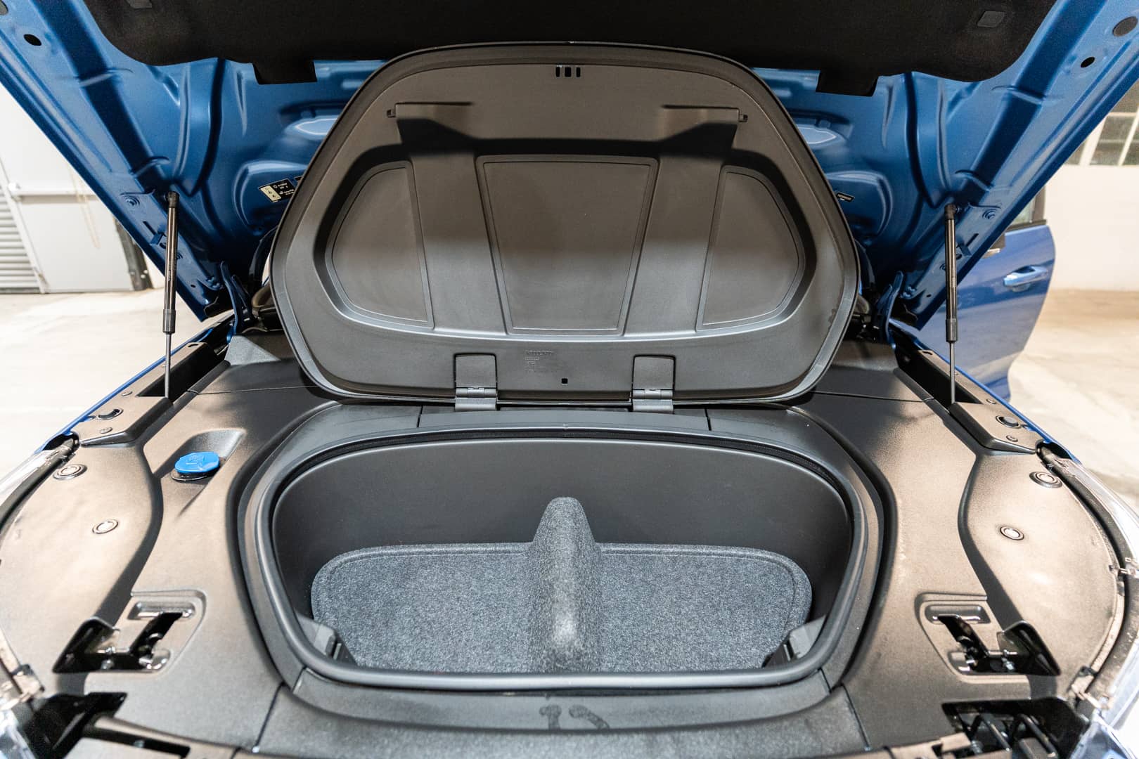 EverCars Co. vehicle image 21 for Volvo XC40 Recharge -  Pure Electric P8 on EverCars Co.