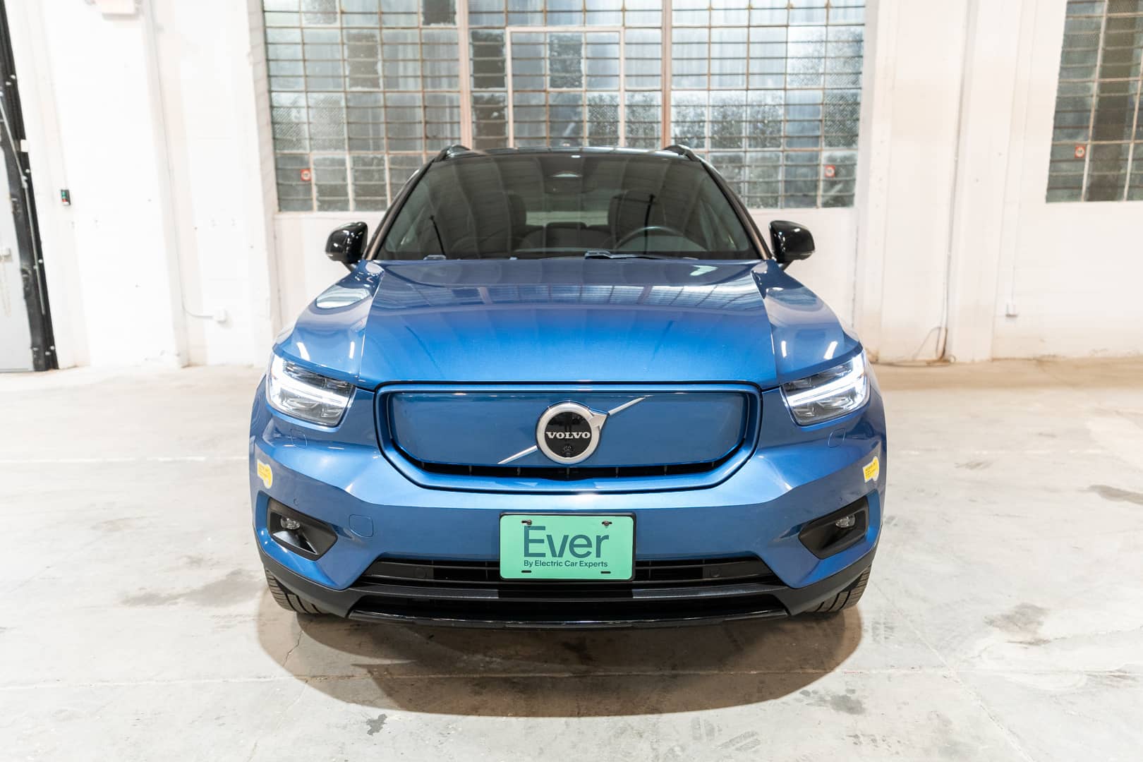 EverCars Co. vehicle image 3 for Volvo XC40 Recharge -  Pure Electric P8 on EverCars Co.
