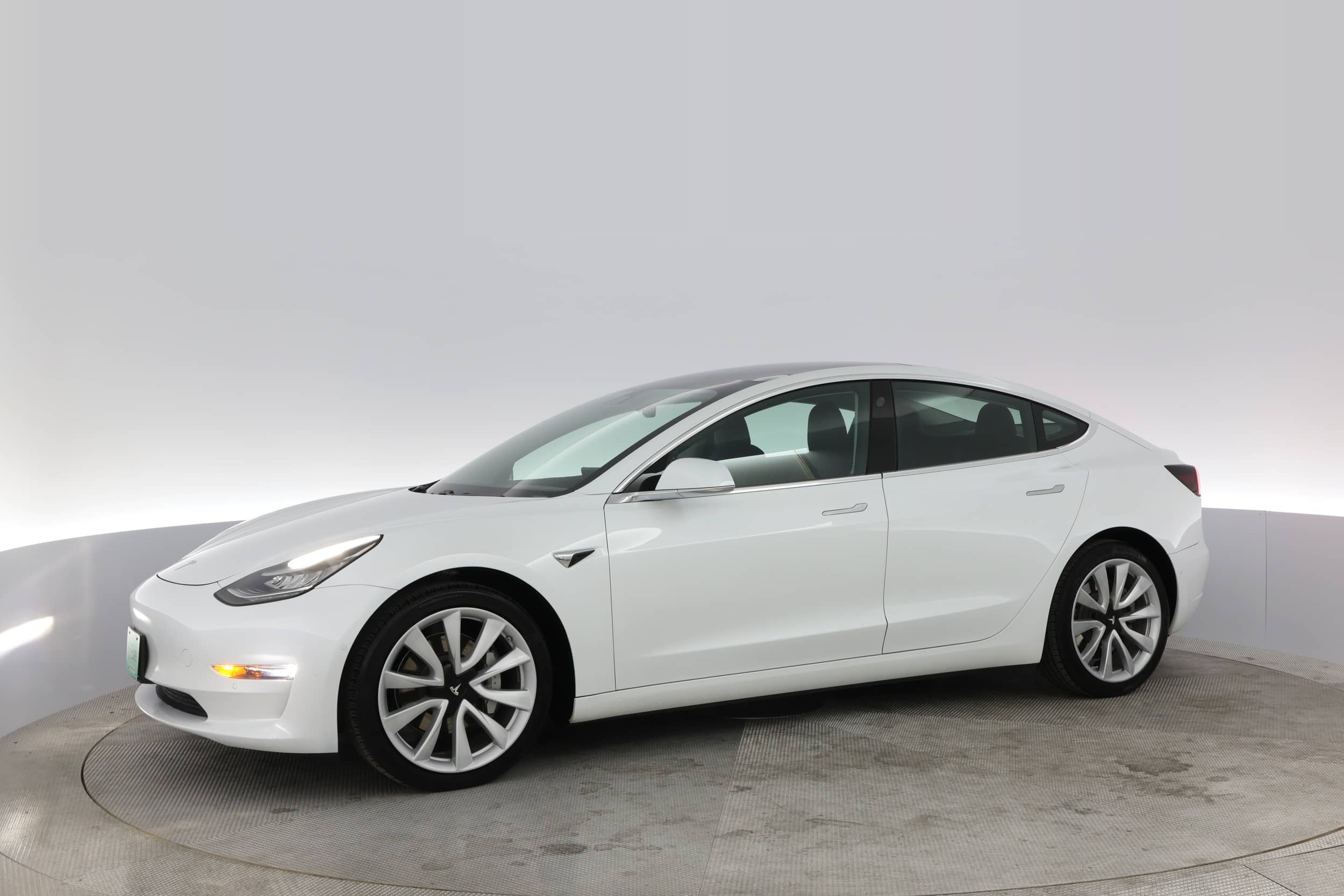 EverCars Co. vehicle image 10 for Tesla Model 3 -  Long Range on EverCars Co.