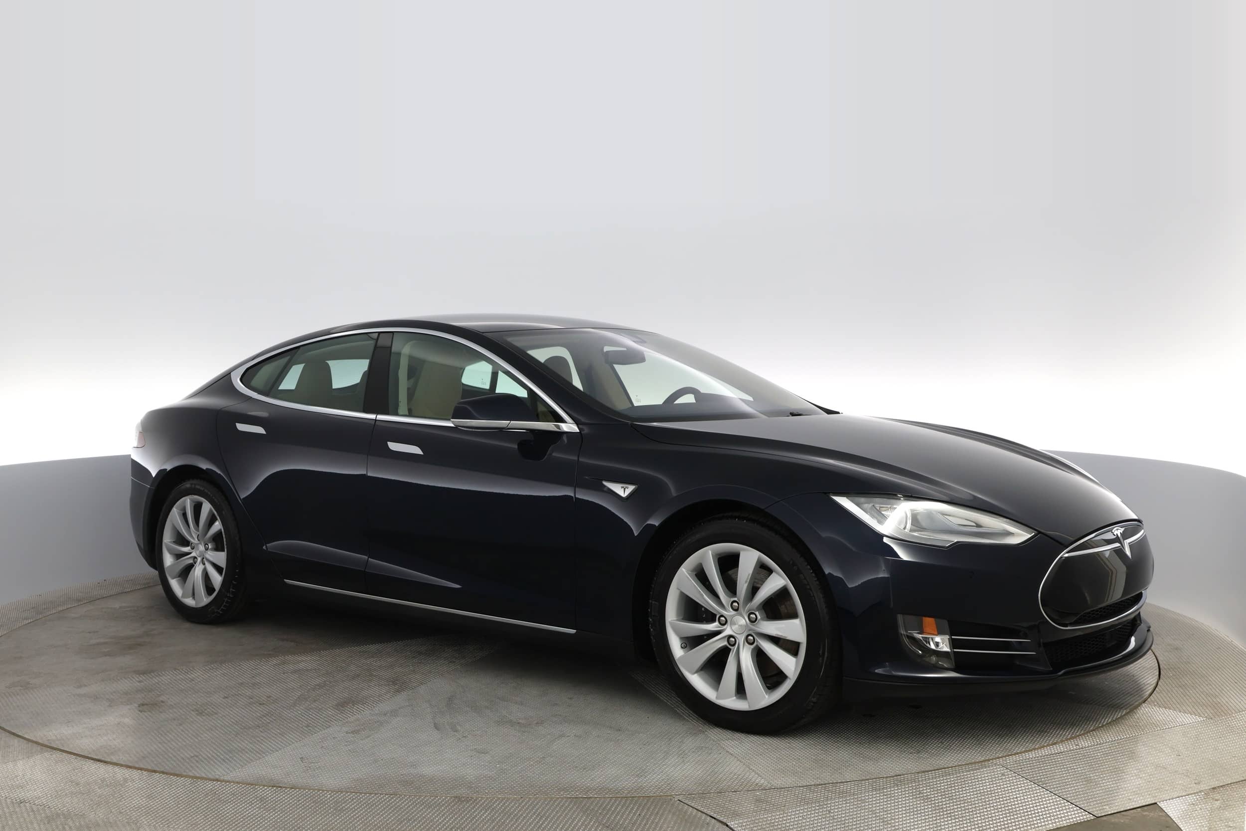 EverCars Co. vehicle image 12 for Tesla Model S -  85D on EverCars Co.