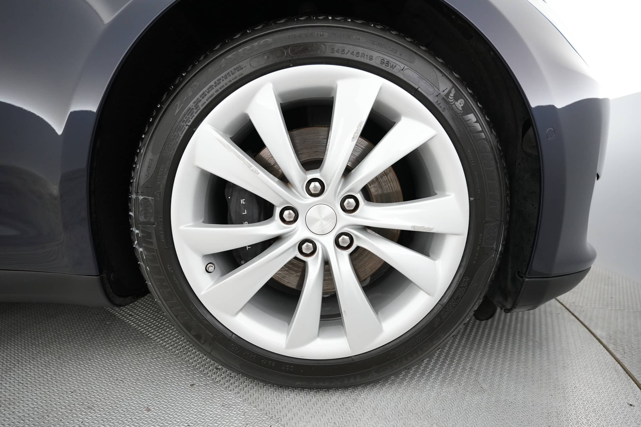 EverCars Co. vehicle image 16 for Tesla Model S -  85D on EverCars Co.