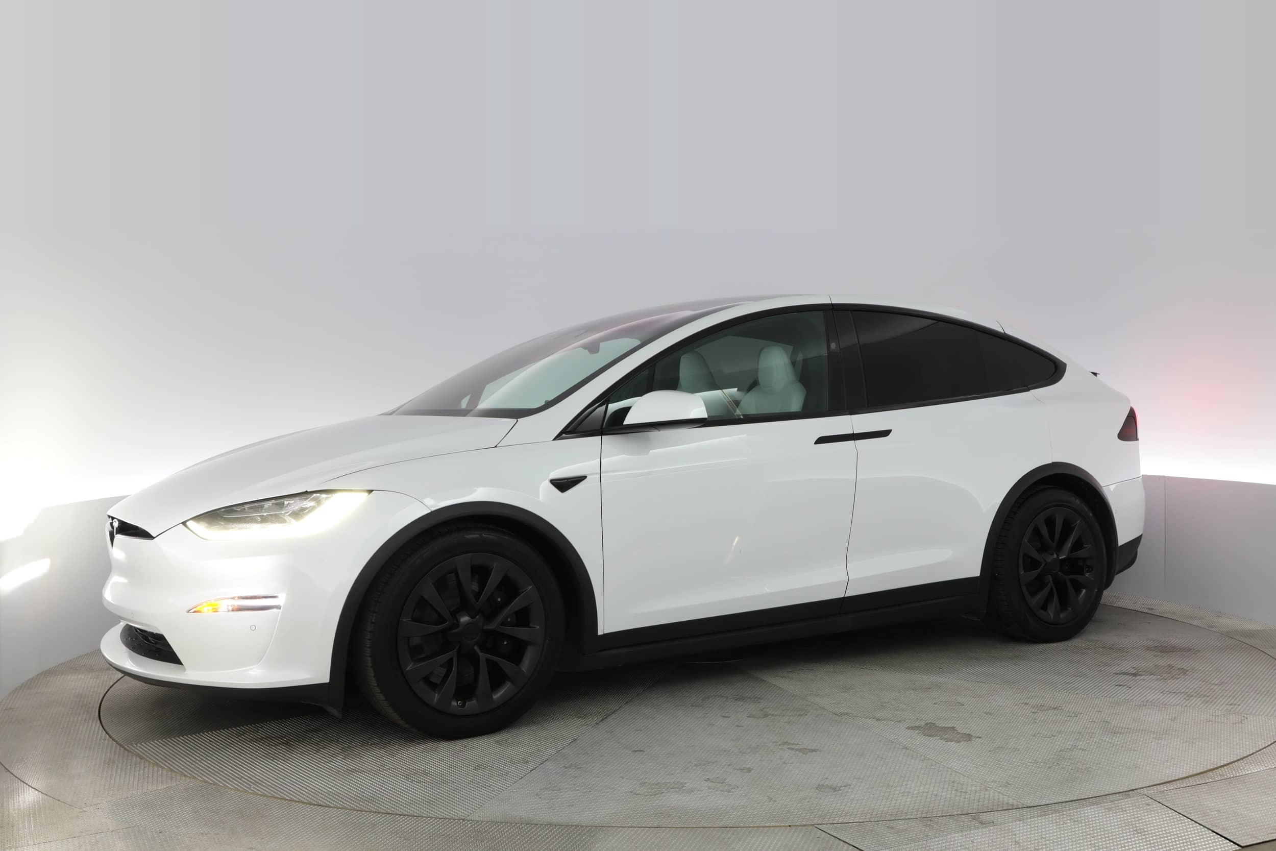 EverCars Co. vehicle image 11 for Tesla Model X -  Long Range on EverCars Co.
