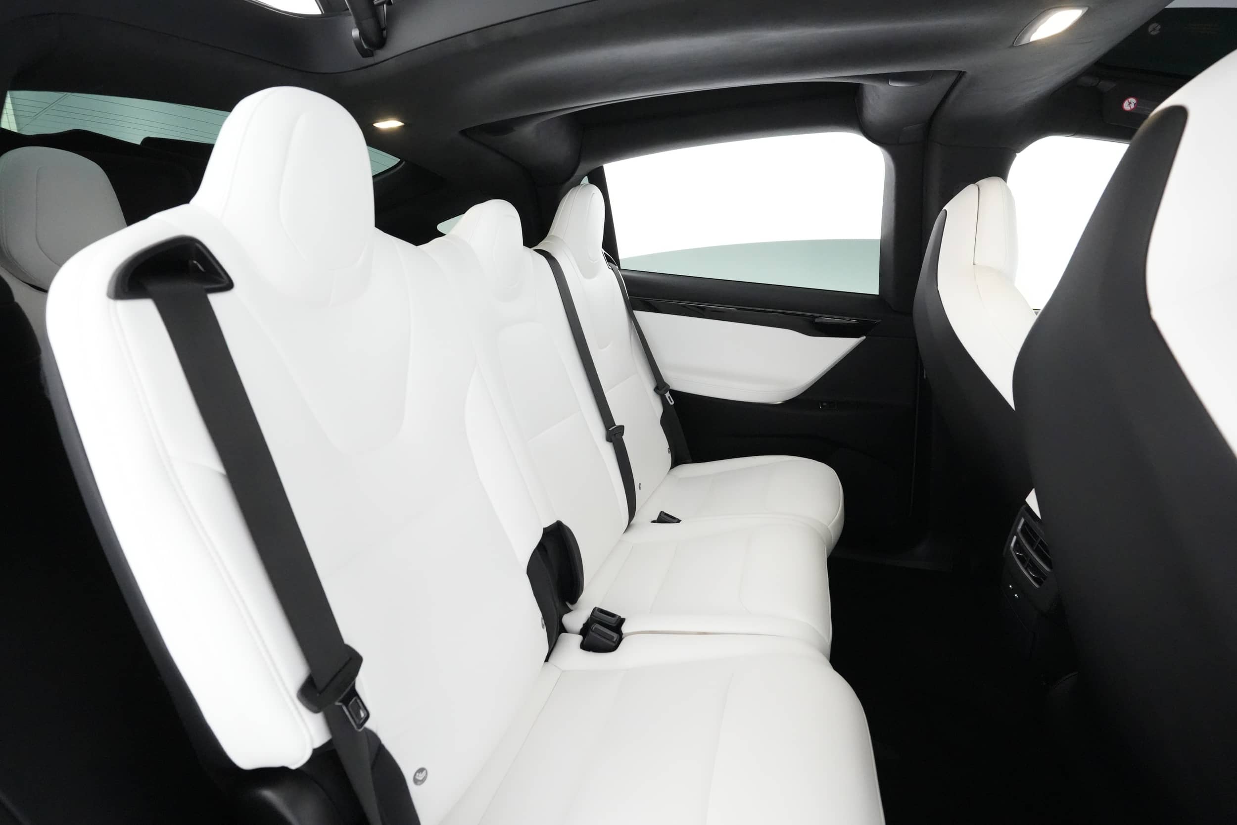 EverCars Co. vehicle image 4 for Tesla Model X -  Long Range on EverCars Co.