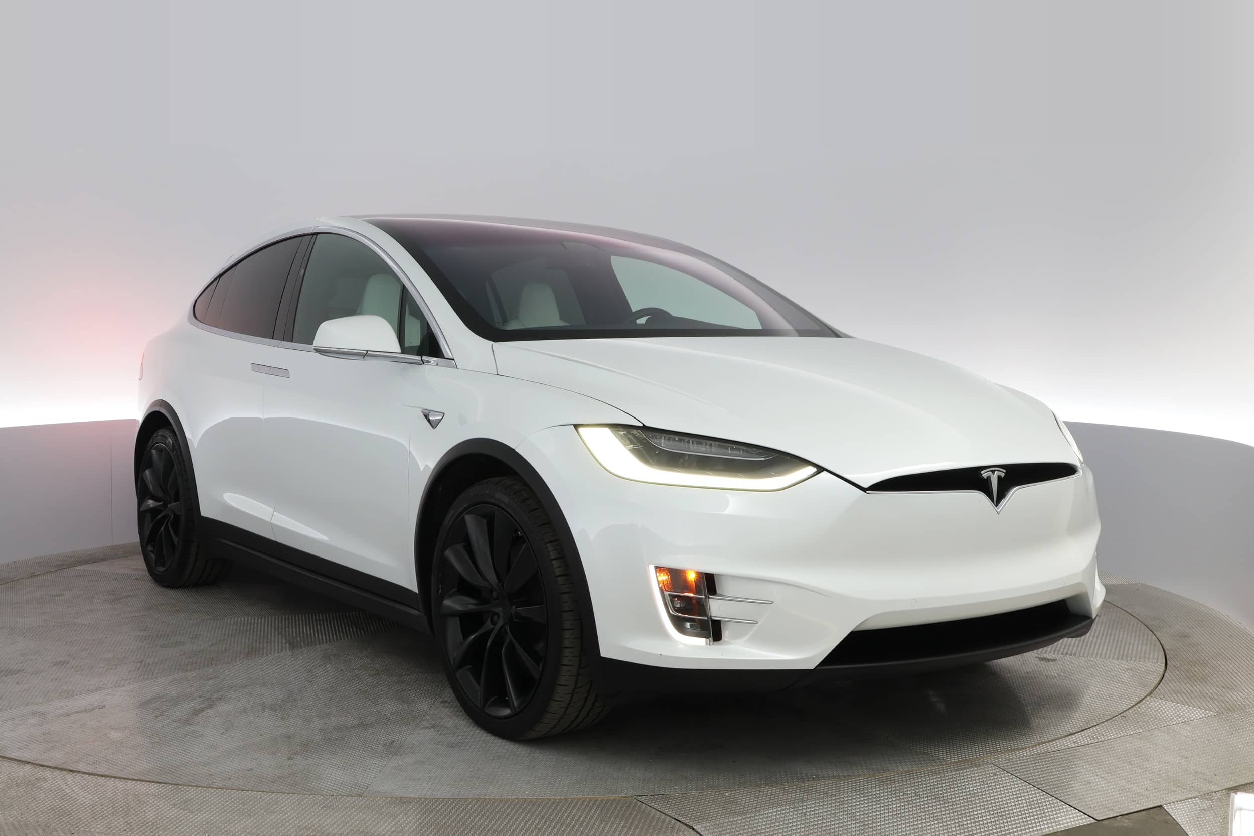 EverCars Co. vehicle image 14 for Tesla Model X -  Long Range on EverCars Co.