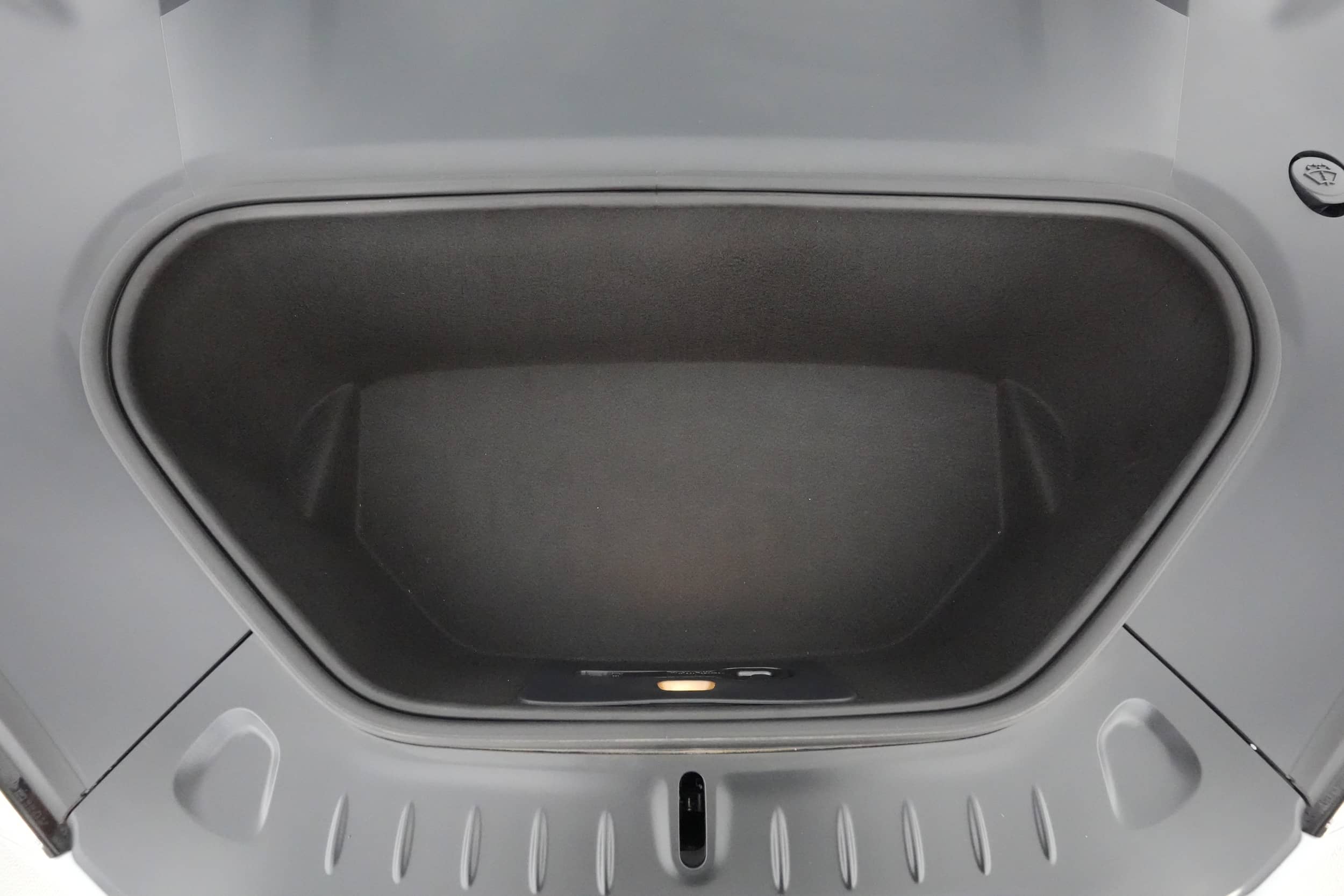 EverCars Co. vehicle image 21 for Tesla Model S -  Standard Range on EverCars Co.