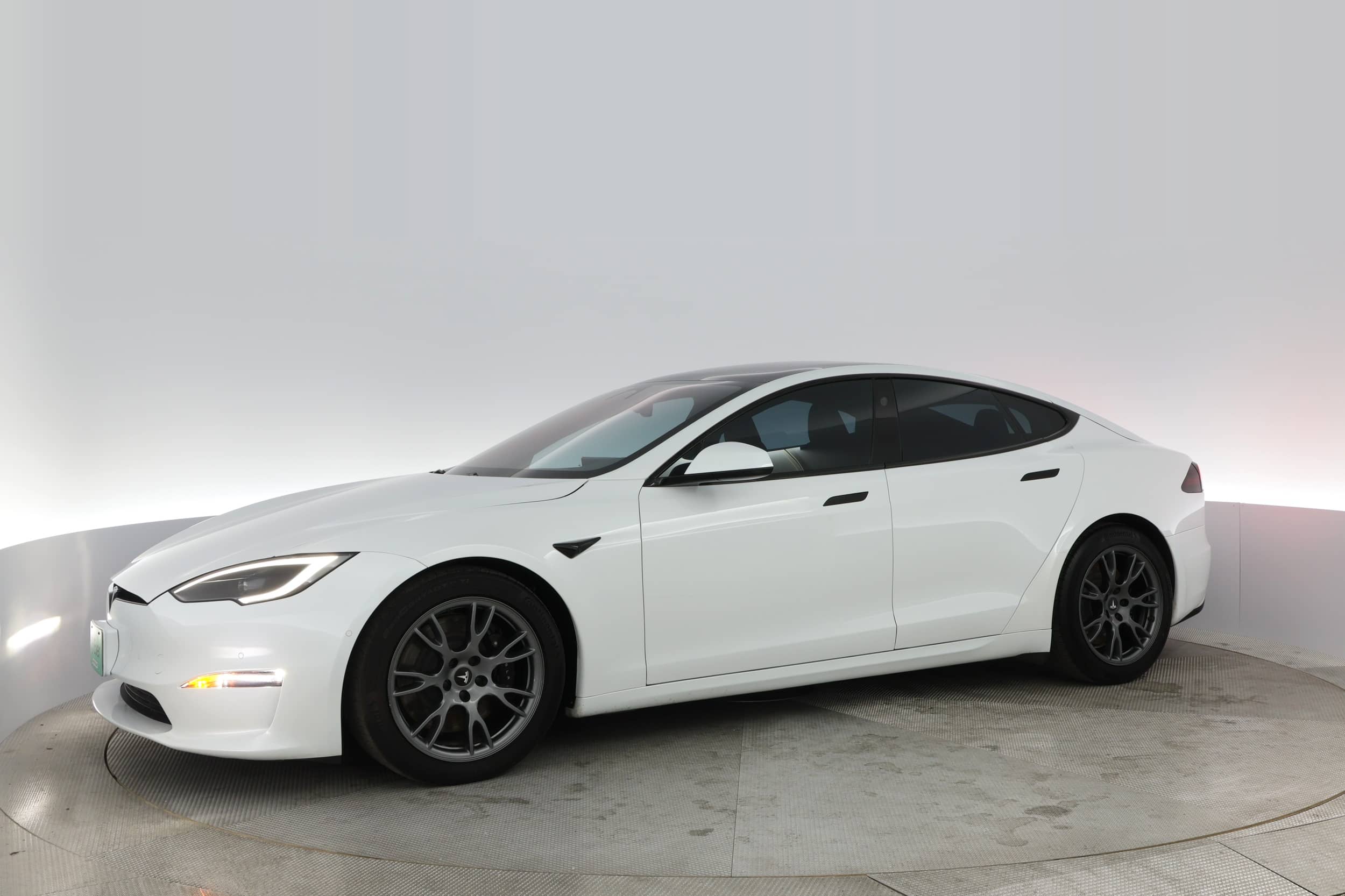 EverCars Co. vehicle image 10 for Tesla Model S -  Standard Range on EverCars Co.